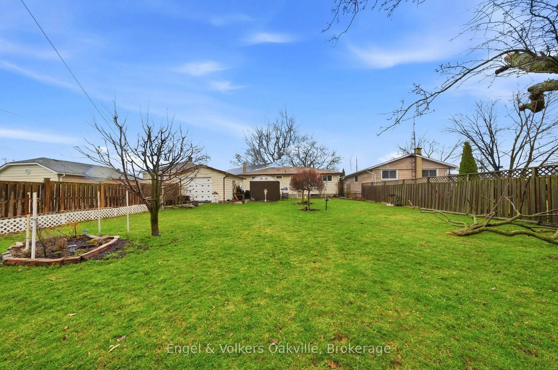 Photo 24 of 56 Bloomfield Avenue, St. Catharines, Secord Woods — HOMEH