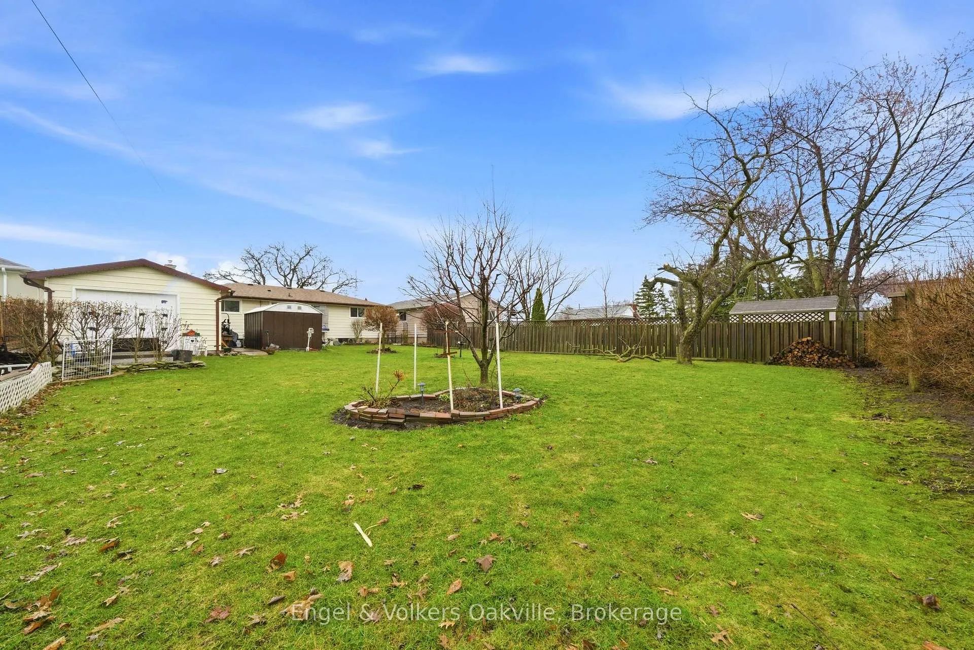 Photo 25 of 56 Bloomfield Avenue, St. Catharines, Secord Woods — HOMEH