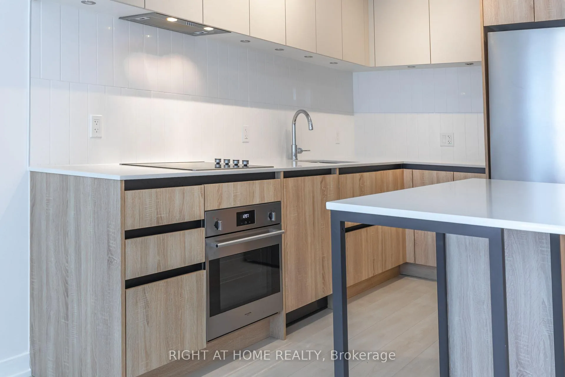 Photo 11 of Unit 320, 7950 Bathurst Street, Vaughan, Beverley Glen — HOMEH