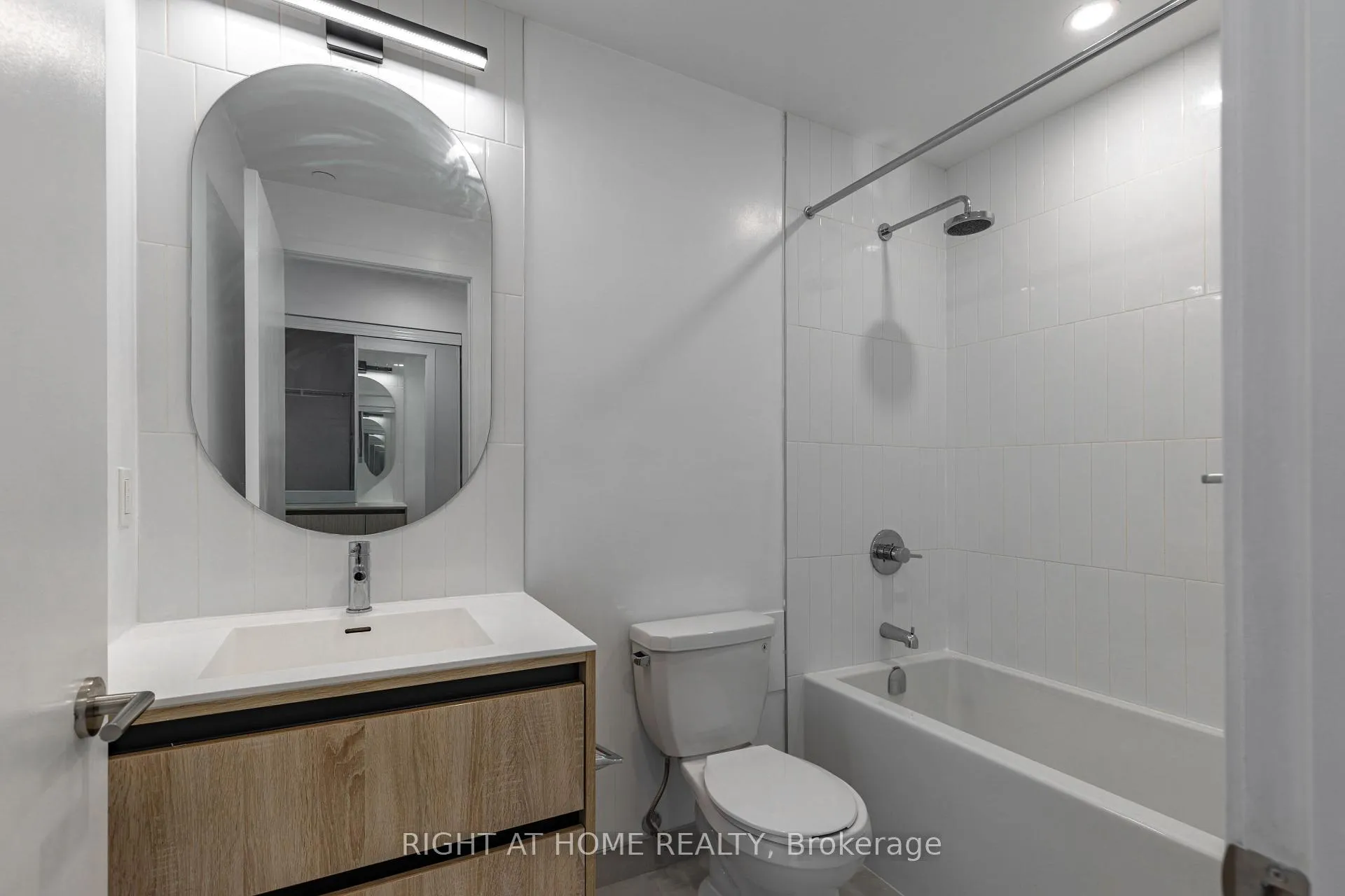 Photo 33 of Unit 320, 7950 Bathurst Street, Vaughan, Beverley Glen — HOMEH