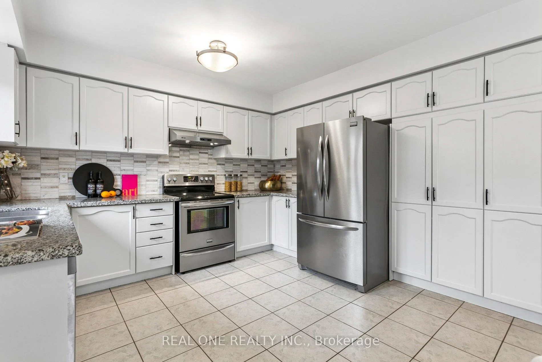 Photo 15 of 2262 Pell Crescent, Oakville, Westmount — HOMEH
