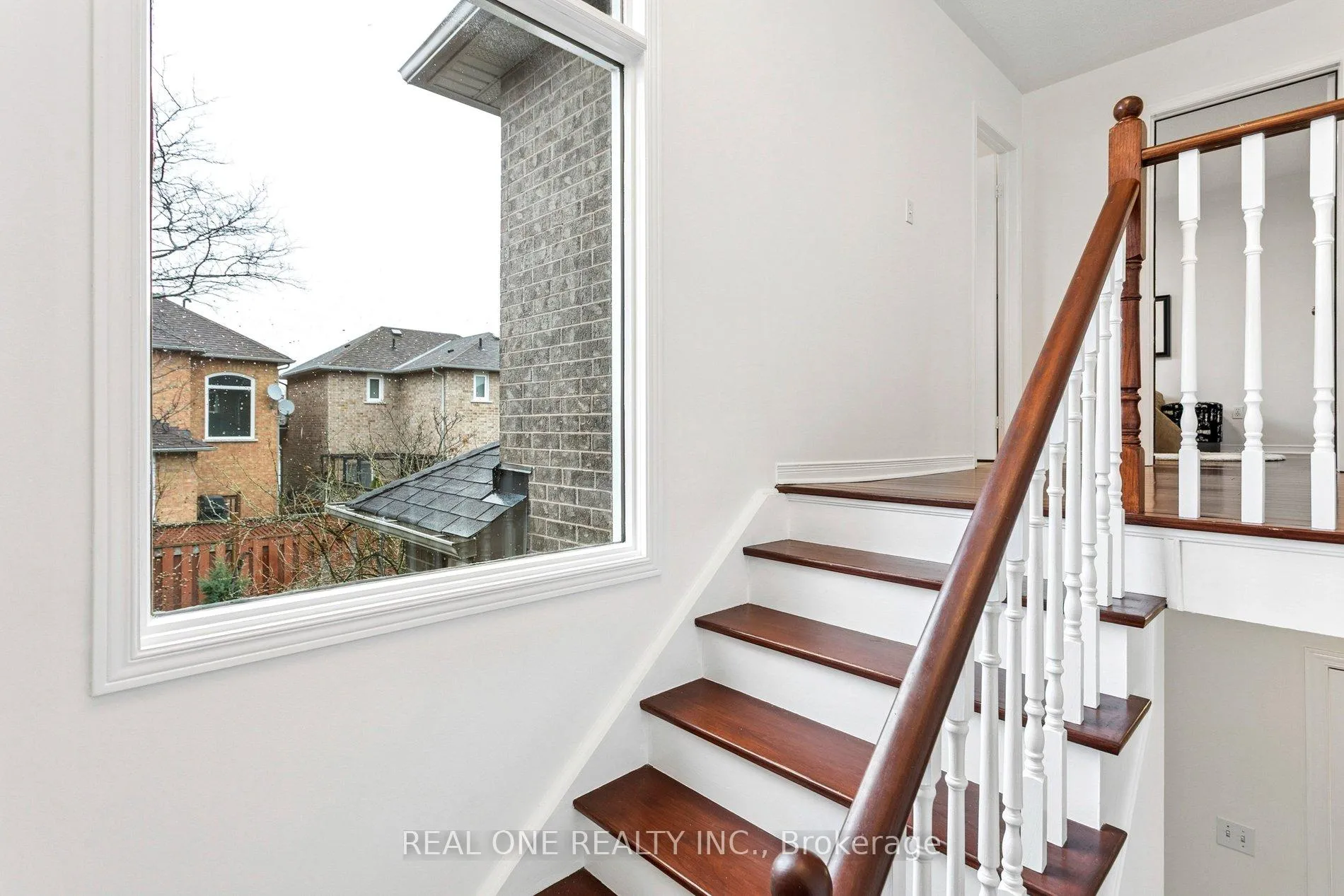 Photo 19 of 2262 Pell Crescent, Oakville, Westmount — HOMEH