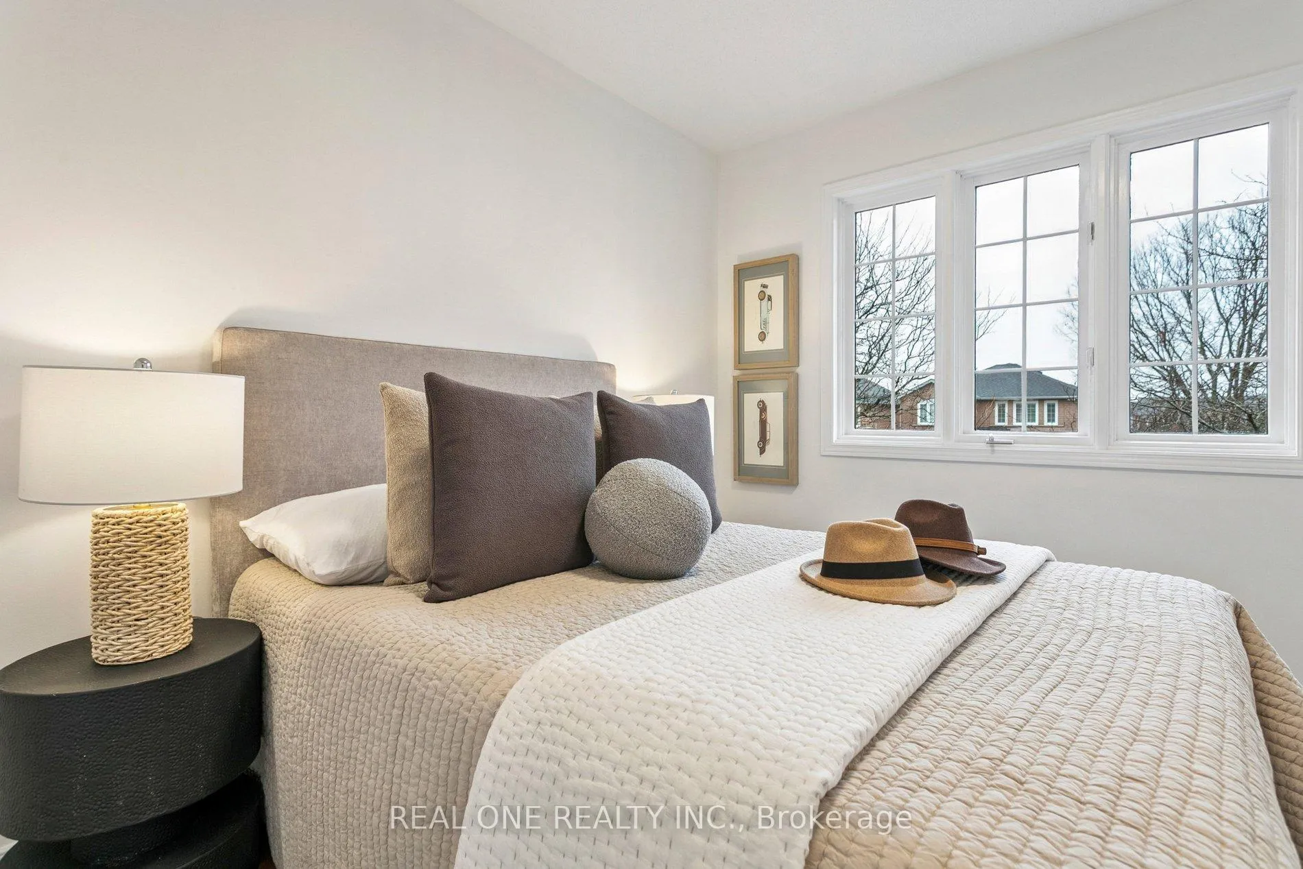 Photo 23 of 2262 Pell Crescent, Oakville, Westmount — HOMEH