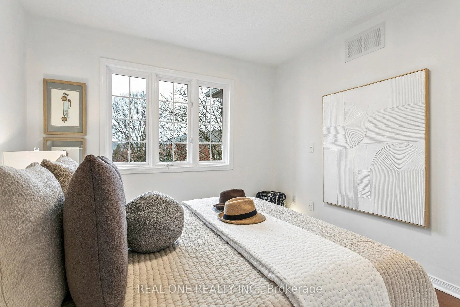 Photo 24 of 2262 Pell Crescent, Oakville, Westmount — HOMEH
