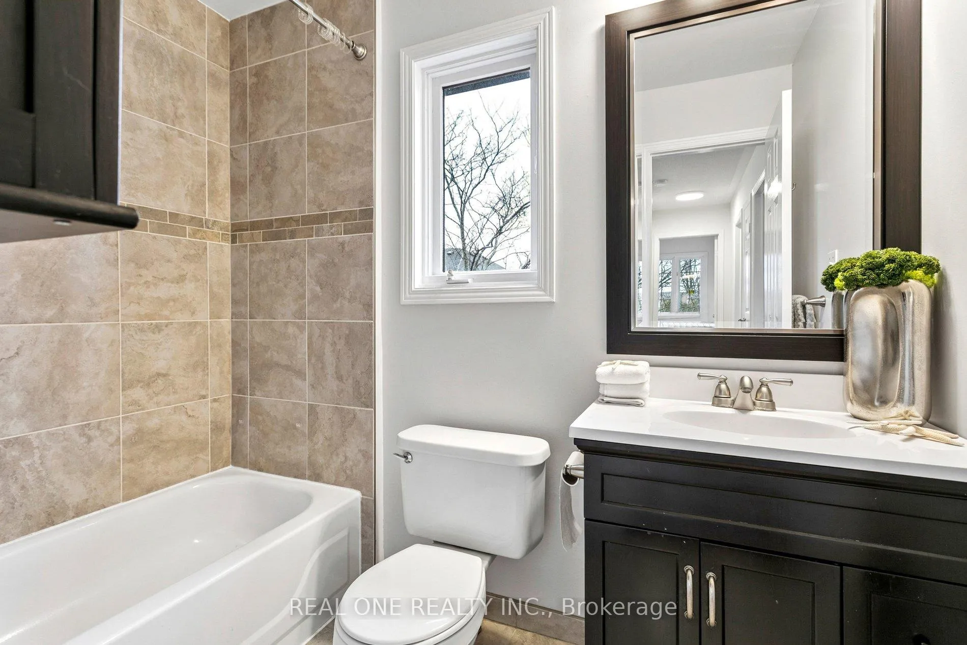 Photo 25 of 2262 Pell Crescent, Oakville, Westmount — HOMEH