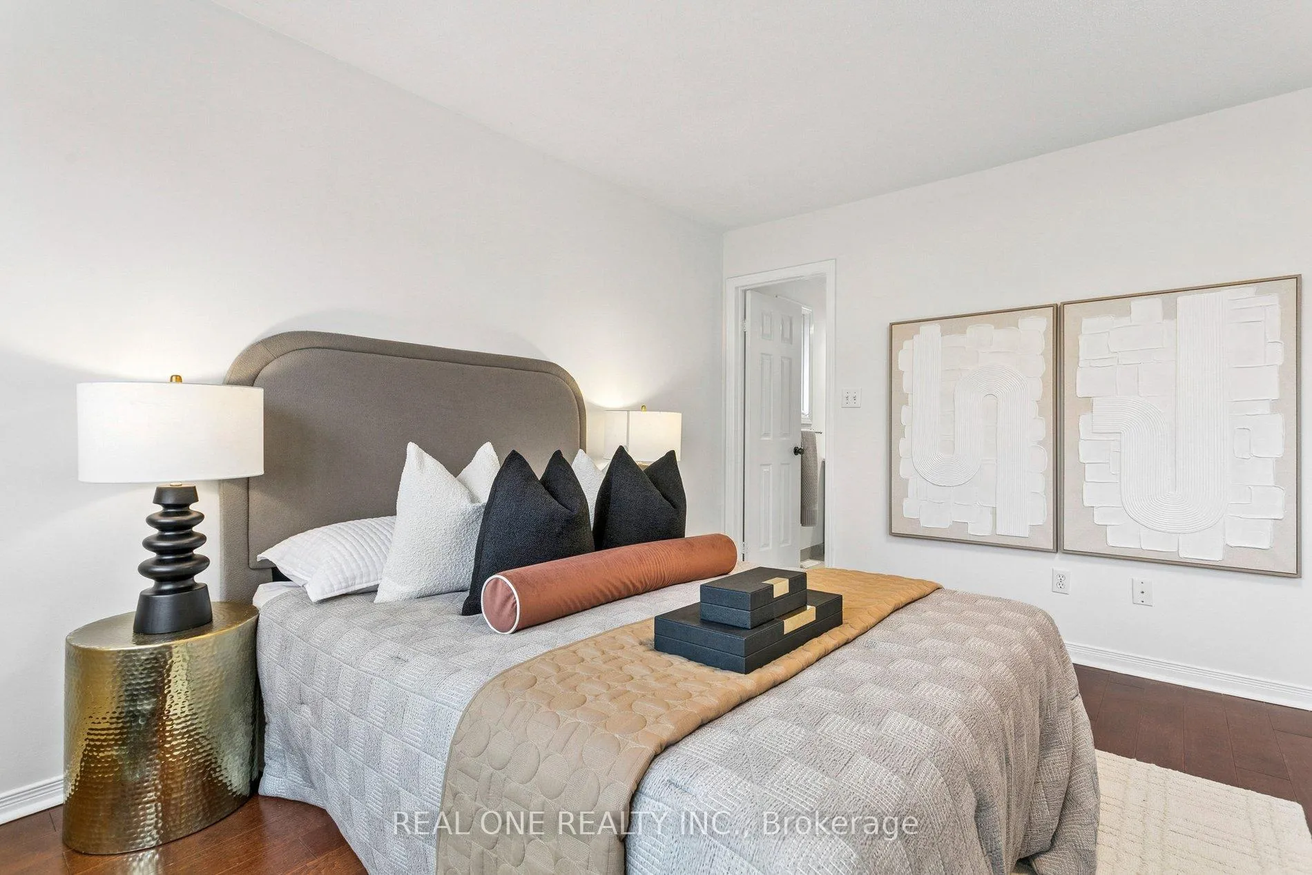 Photo 28 of 2262 Pell Crescent, Oakville, Westmount — HOMEH