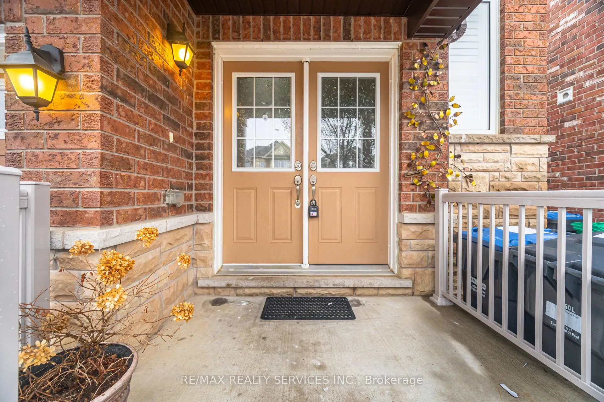 Photo 3 of 31 Miracle Trail, Brampton, Northwest Brampton — HOMEH