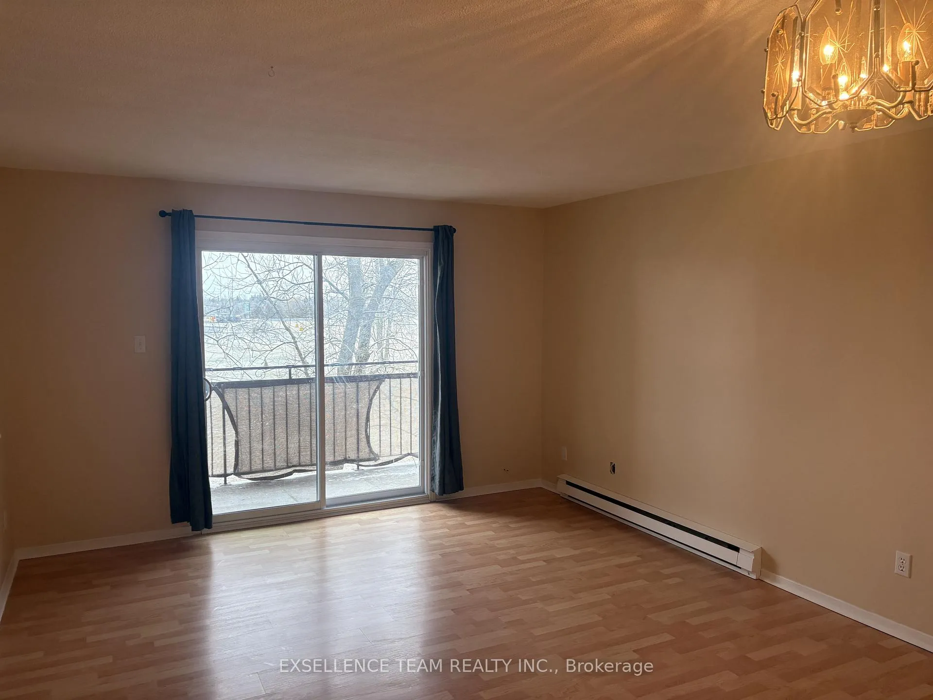 Photo 18 of 220 Kenyon Street, North Glengarry, Alexandria — HOMEH