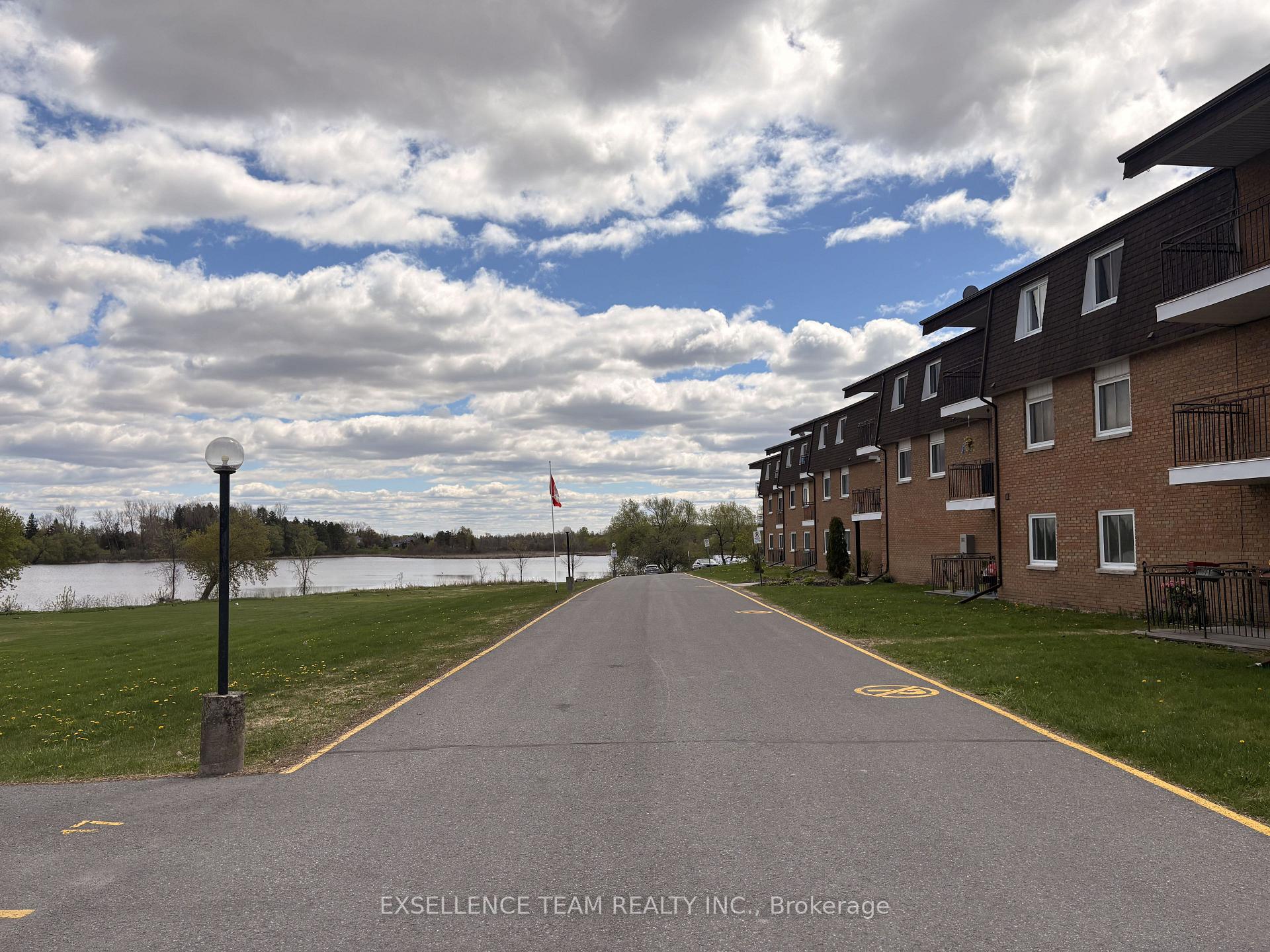 Photo 3 of 220 Kenyon Street, North Glengarry, Alexandria — HOMEH