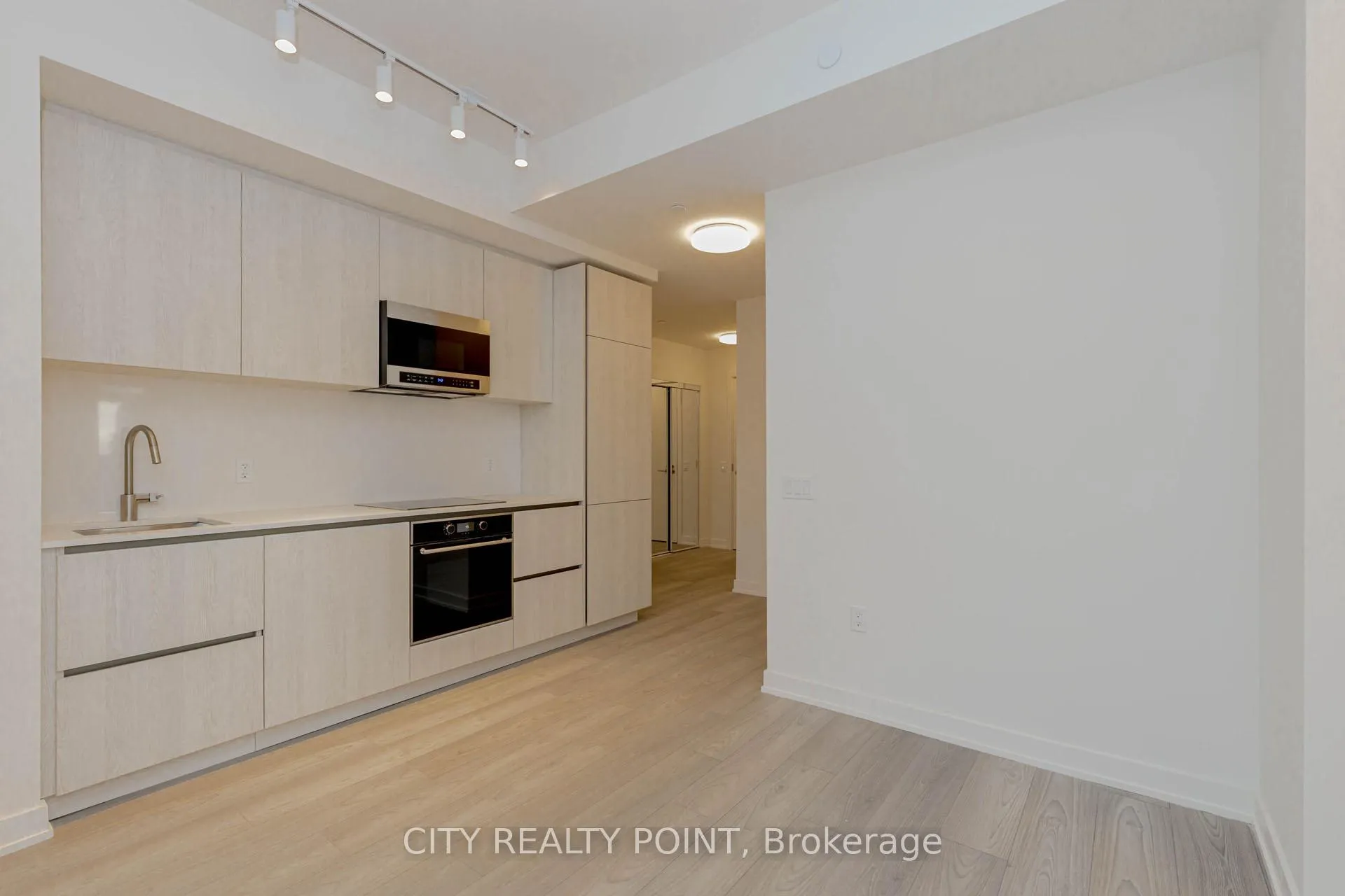 Photo 7 of Unit 1612, 120 Broadway Avenue, Toronto, Mount Pleasant West — HOMEH