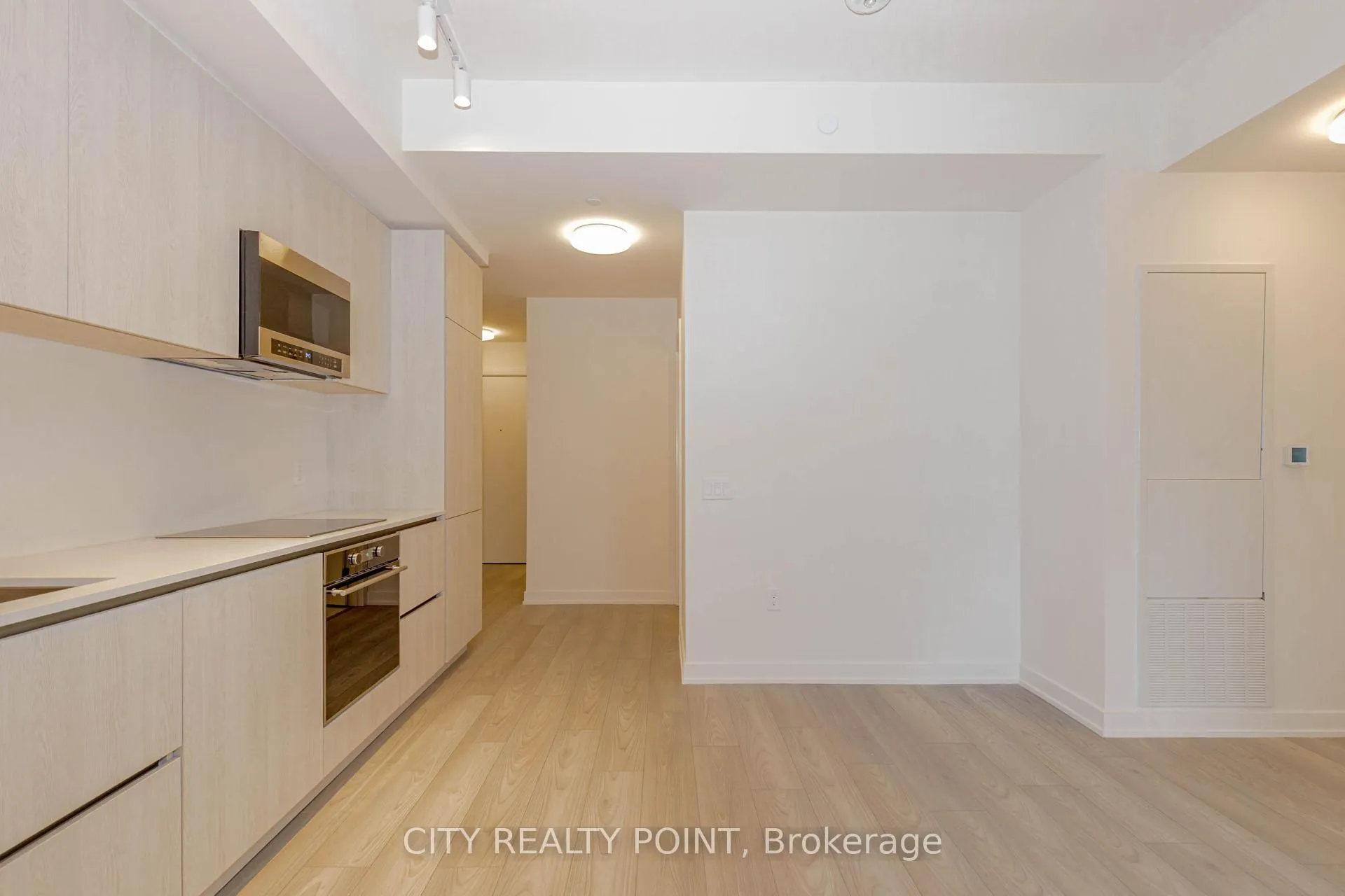 Photo 8 of Unit 1612, 120 Broadway Avenue, Toronto, Mount Pleasant West — HOMEH