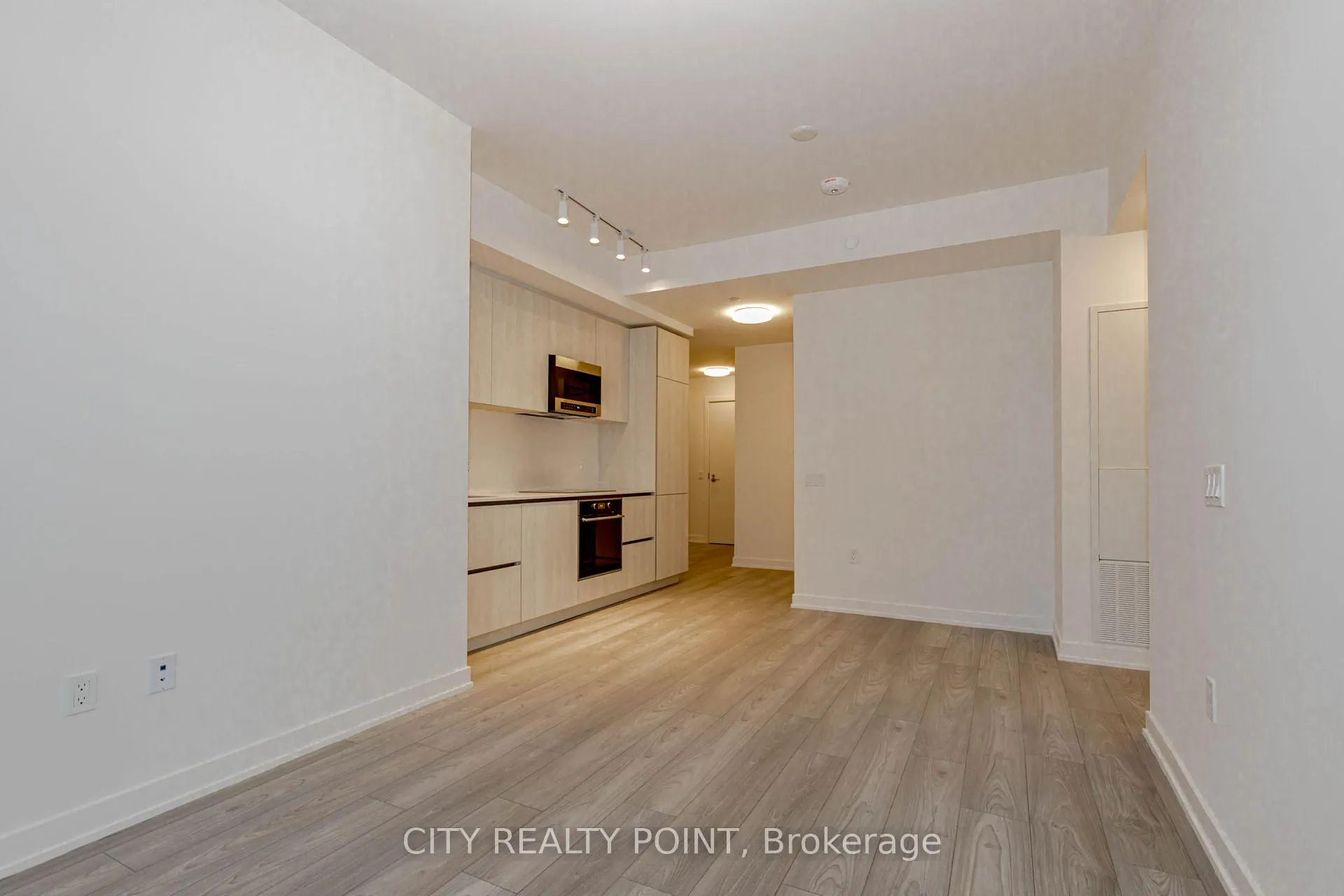 Photo 11 of Unit 1612, 120 Broadway Avenue, Toronto, Mount Pleasant West — HOMEH