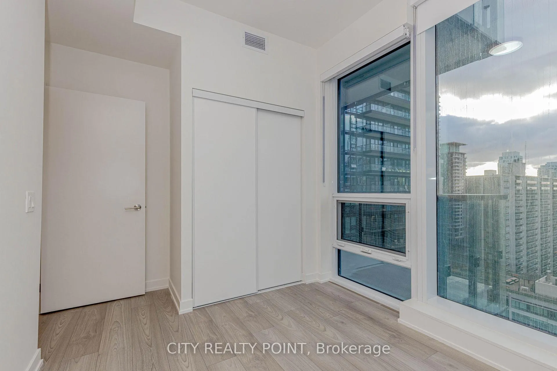 Photo 18 of Unit 1612, 120 Broadway Avenue, Toronto, Mount Pleasant West — HOMEH