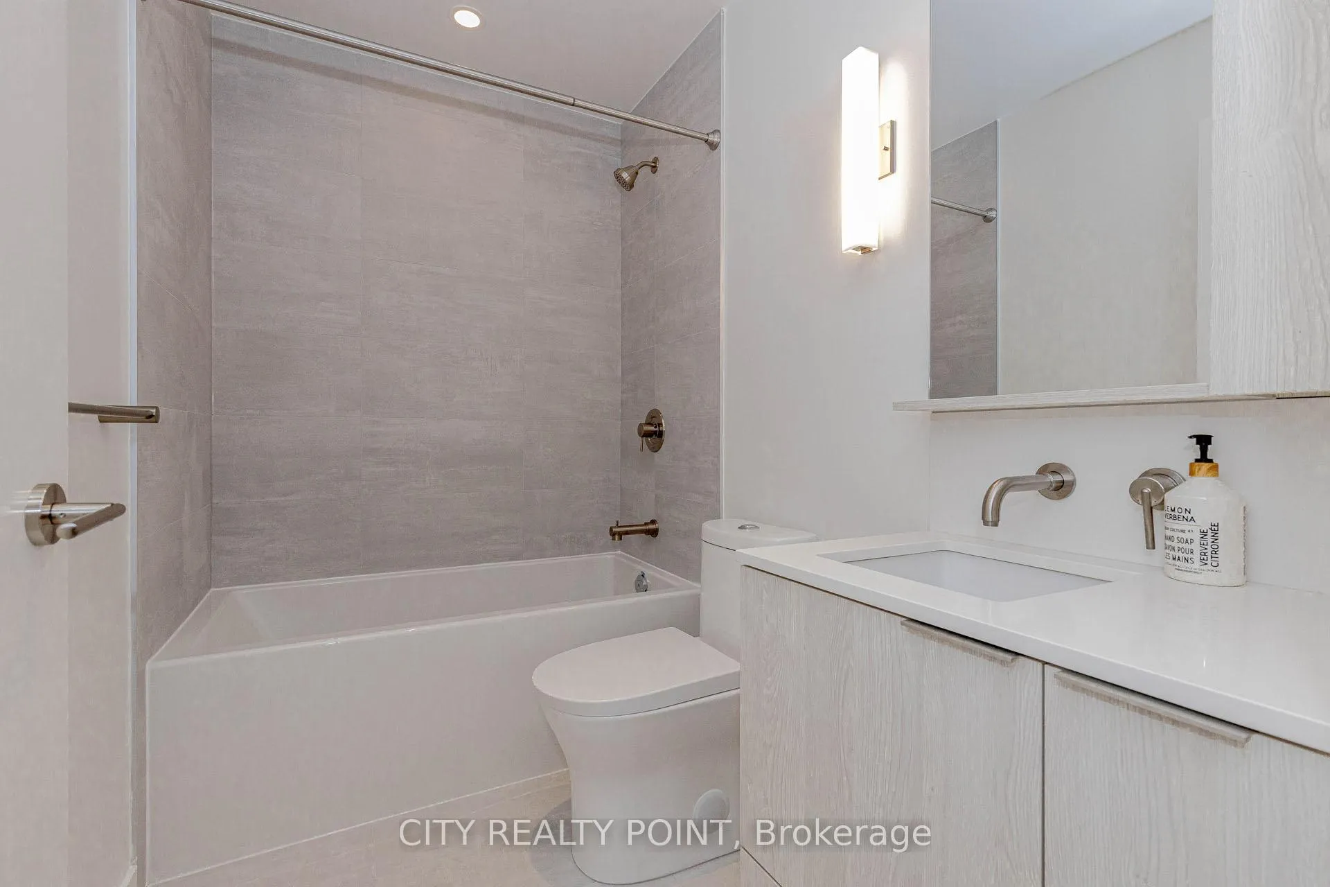 Photo 19 of Unit 1612, 120 Broadway Avenue, Toronto, Mount Pleasant West — HOMEH
