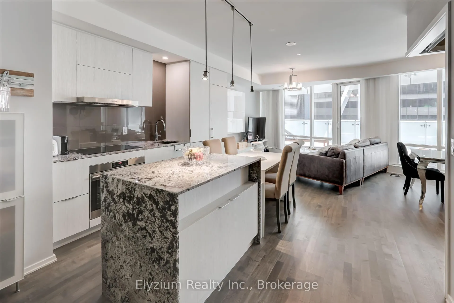 Photo 5 of Unit 518, 1 Bloor St E, Toronto, Church-Yonge Corridor — HOMEH