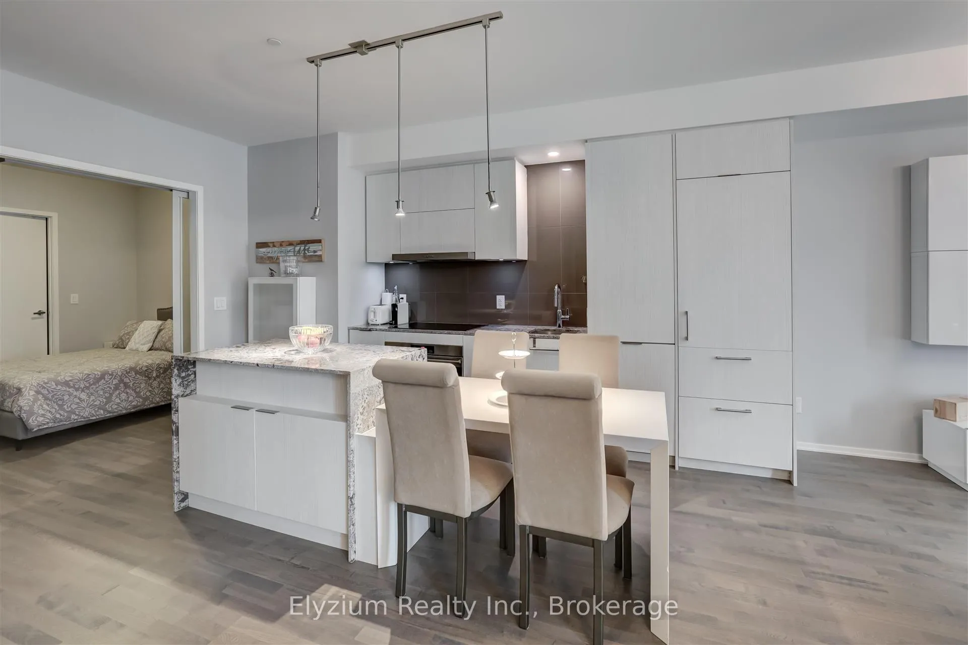 Photo 8 of Unit 518, 1 Bloor St E, Toronto, Church-Yonge Corridor — HOMEH