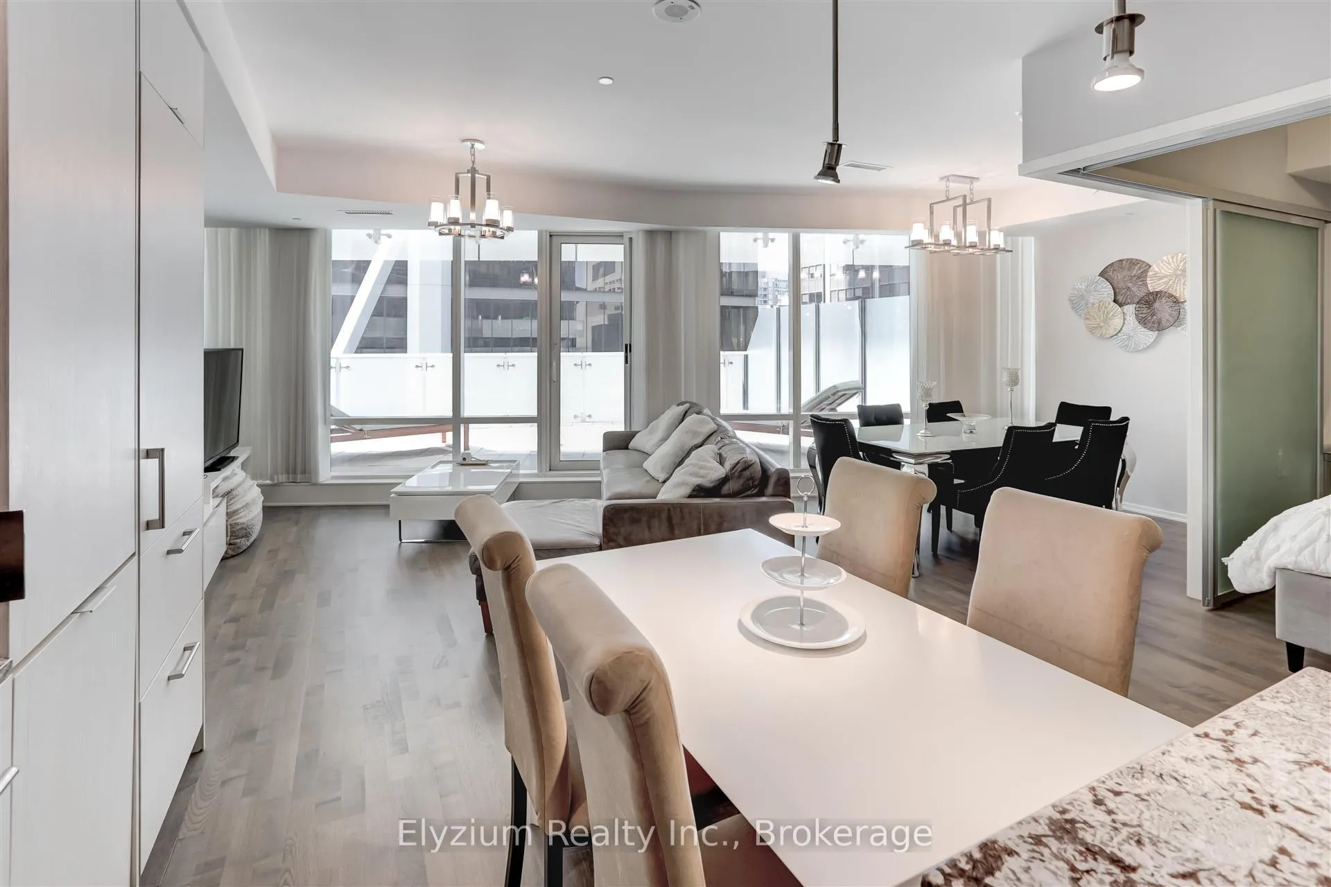 Photo 11 of Unit 518, 1 Bloor St E, Toronto, Church-Yonge Corridor — HOMEH