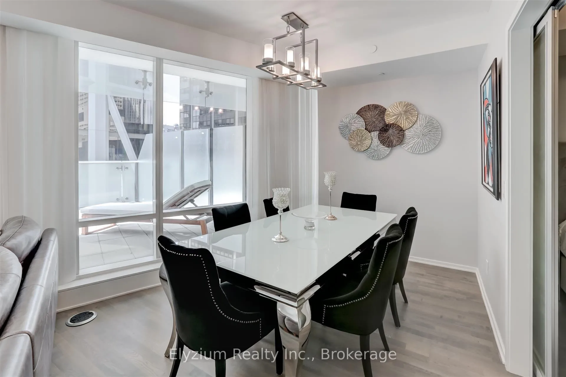 Photo 14 of Unit 518, 1 Bloor St E, Toronto, Church-Yonge Corridor — HOMEH