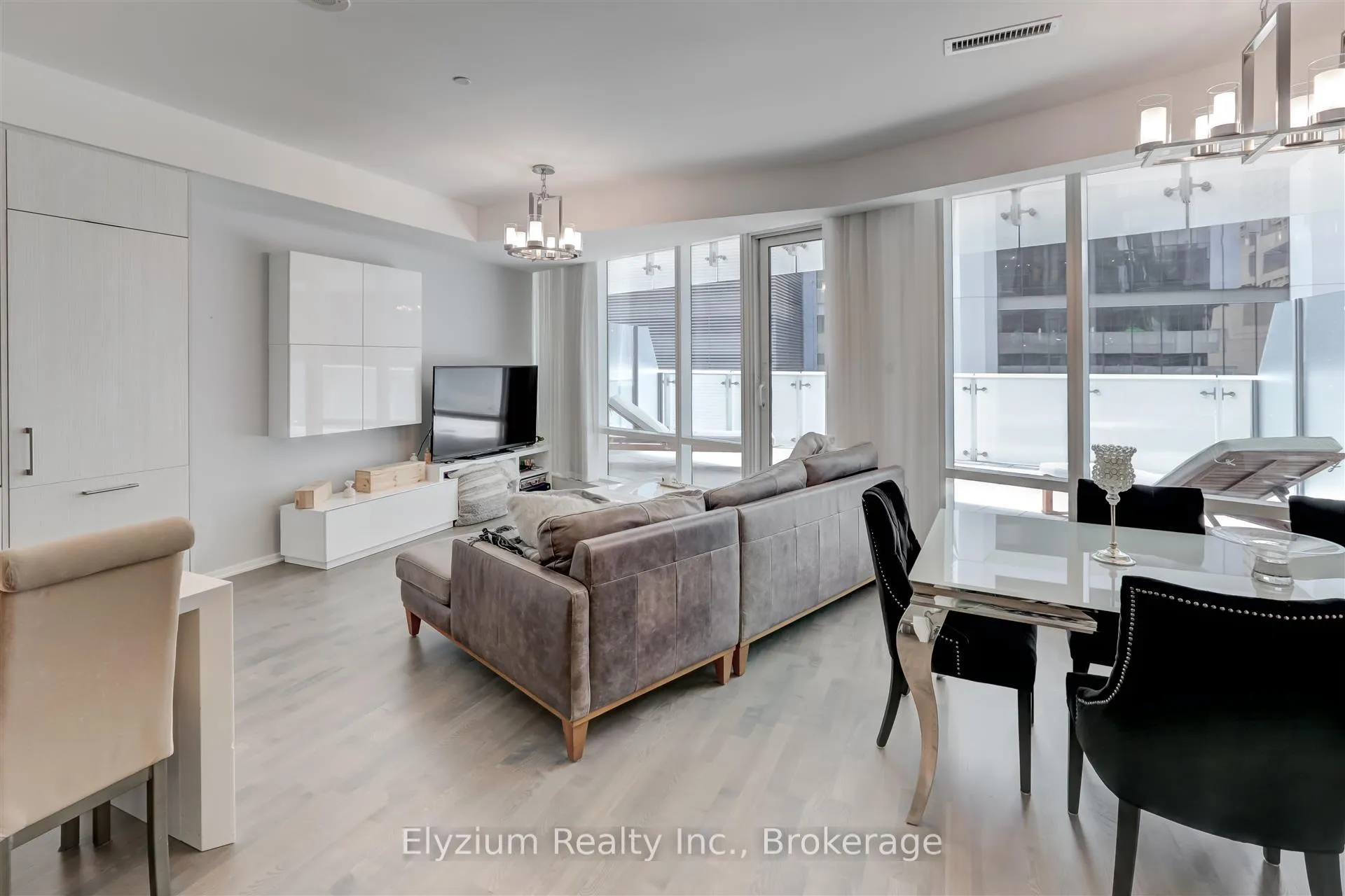Photo 15 of Unit 518, 1 Bloor St E, Toronto, Church-Yonge Corridor — HOMEH