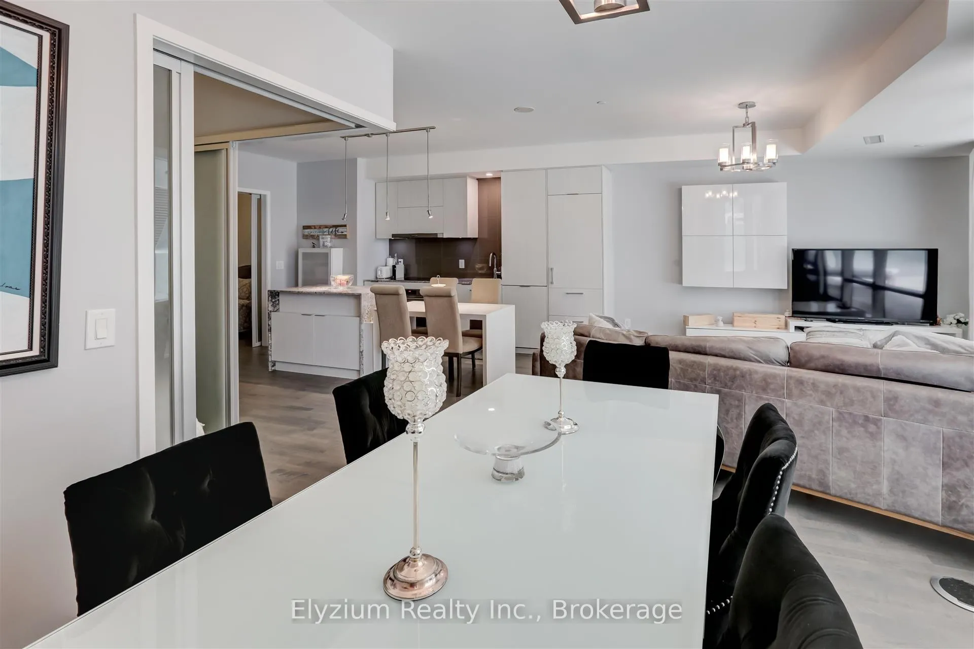 Photo 16 of Unit 518, 1 Bloor St E, Toronto, Church-Yonge Corridor — HOMEH