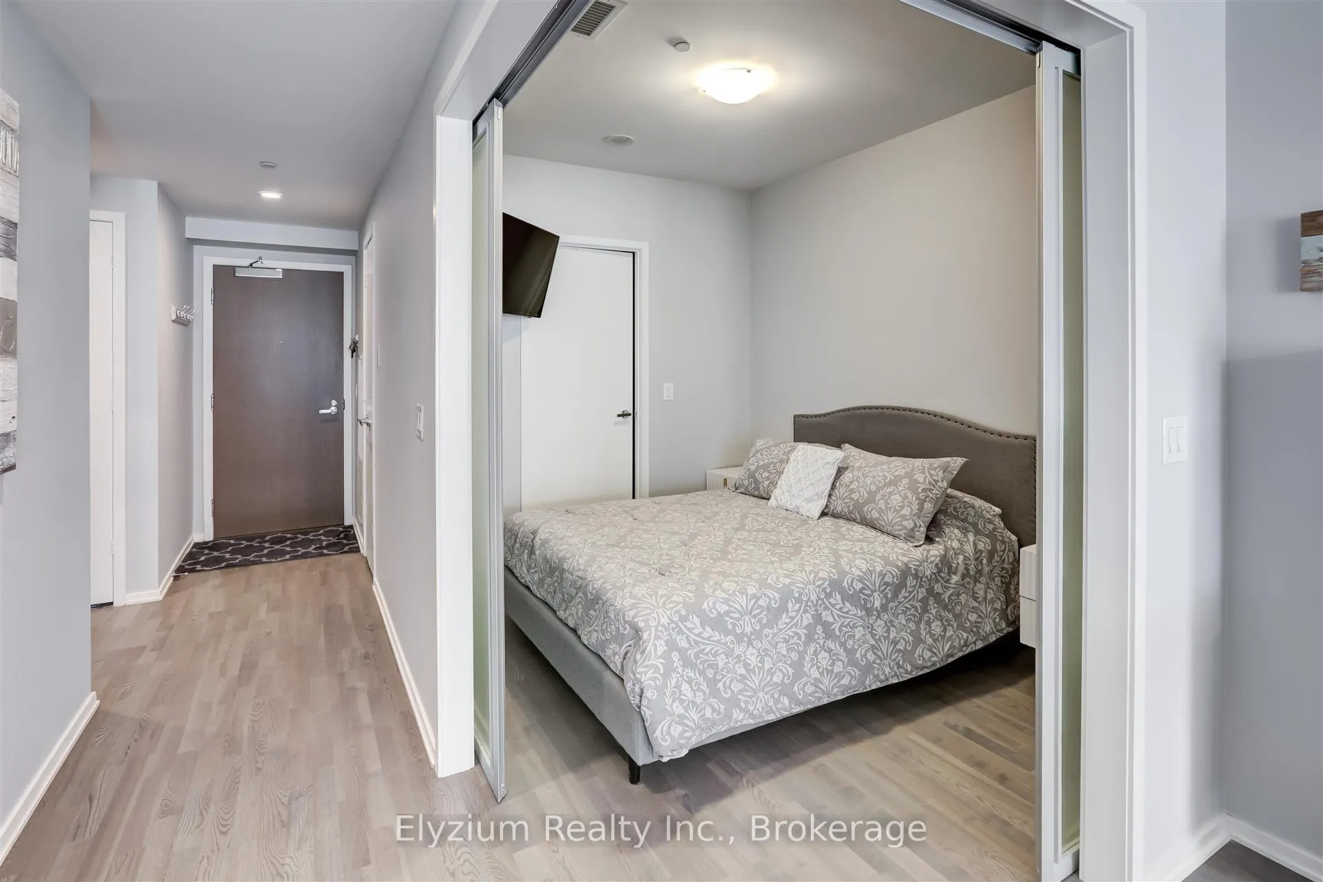 Photo 21 of Unit 518, 1 Bloor St E, Toronto, Church-Yonge Corridor — HOMEH