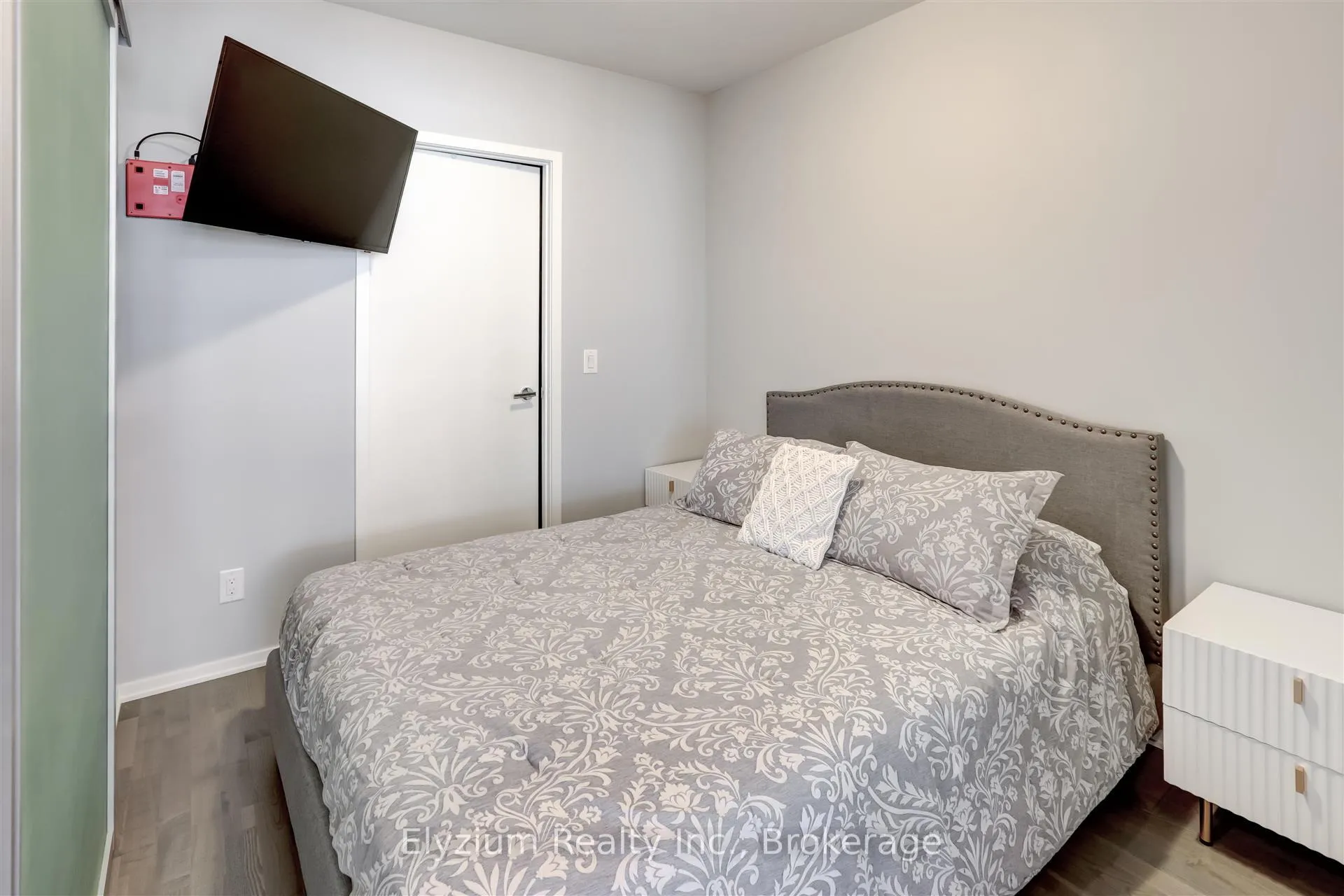Photo 22 of Unit 518, 1 Bloor St E, Toronto, Church-Yonge Corridor — HOMEH