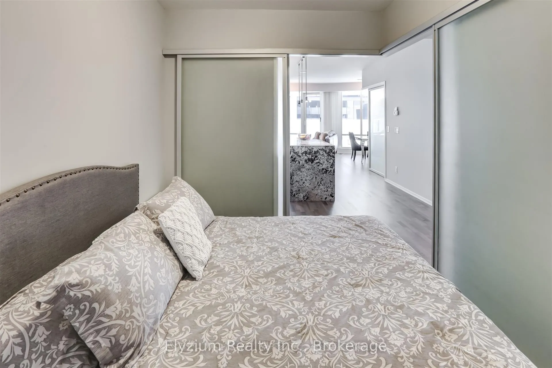 Photo 23 of Unit 518, 1 Bloor St E, Toronto, Church-Yonge Corridor — HOMEH