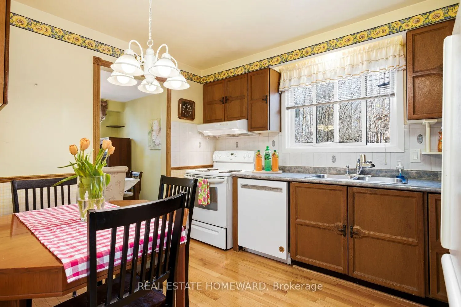 Photo 18 of 473 Paddington Crescent, Oshawa, Centennial — HOMEH
