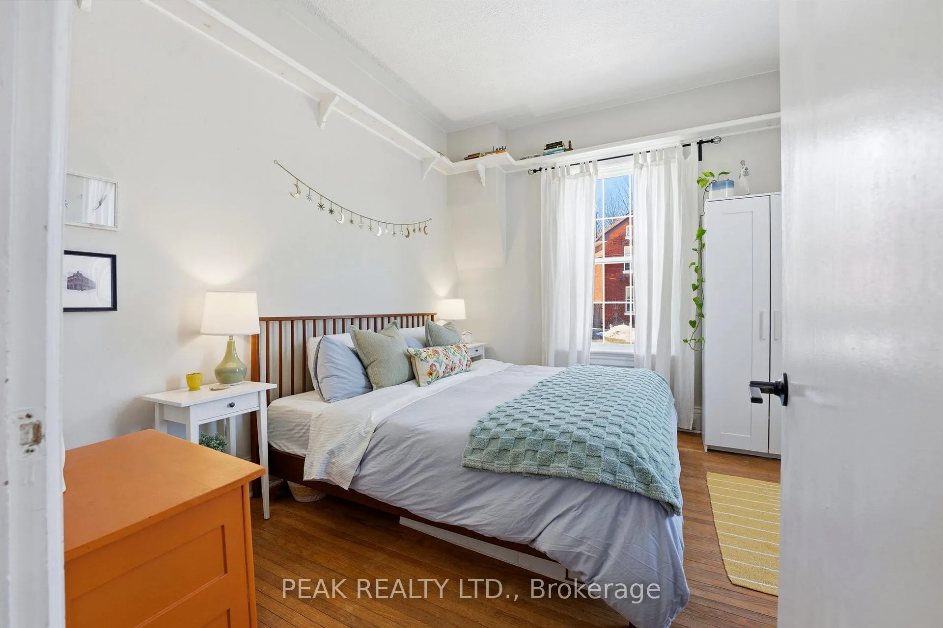Photo 16 of 17 Helen Street, Brant, Paris — HOMEH