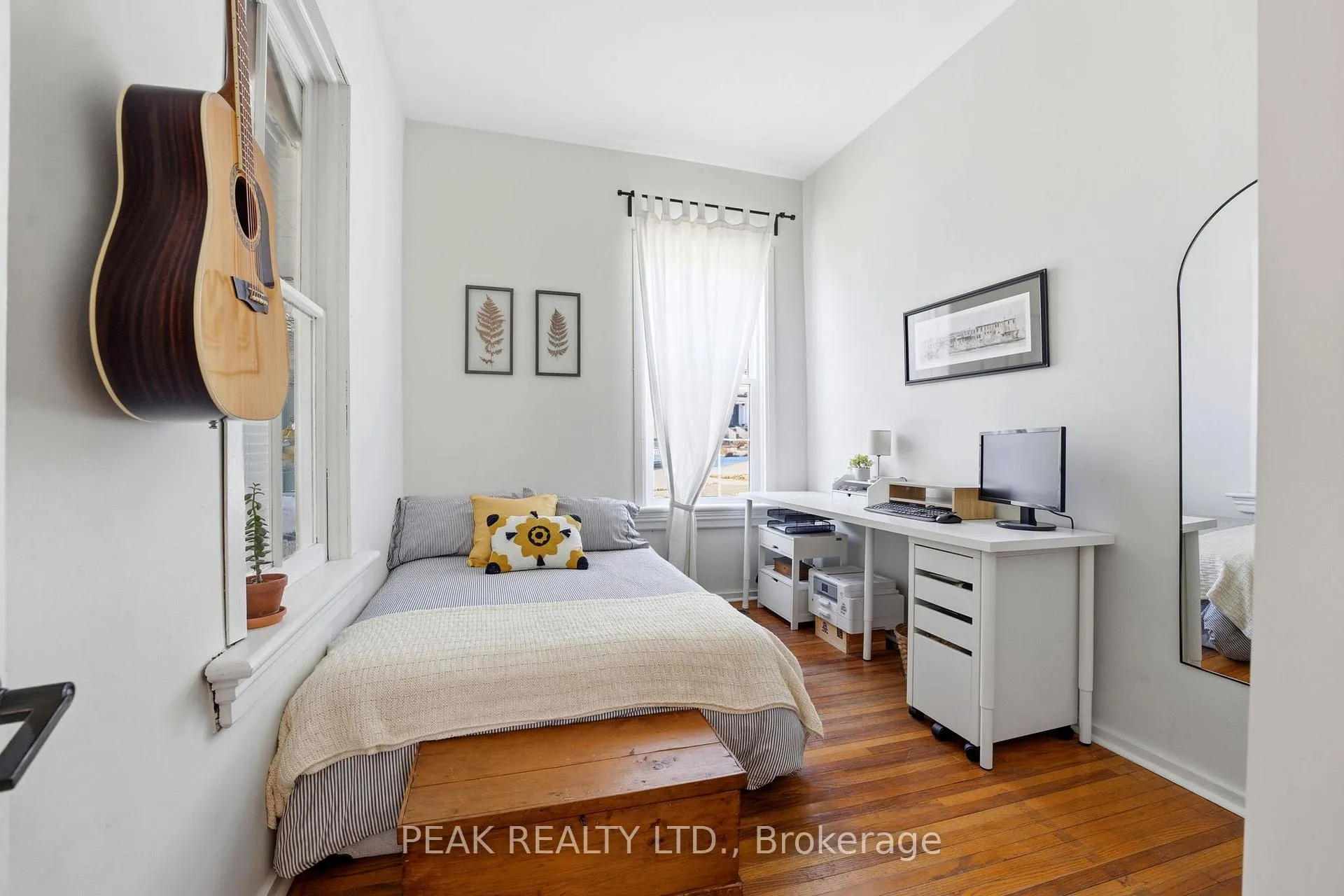 Photo 18 of 17 Helen Street, Brant, Paris — HOMEH