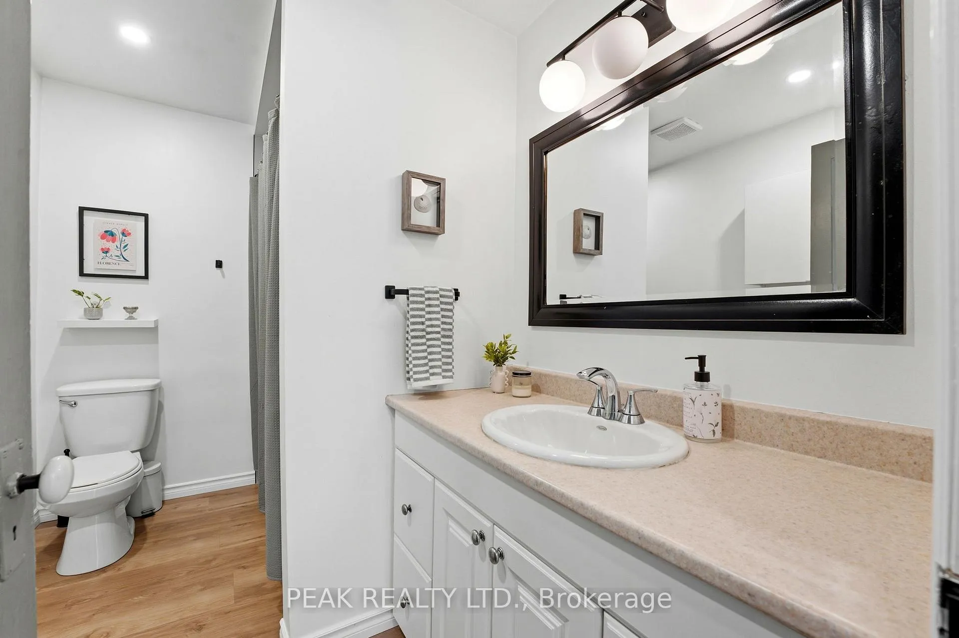 Photo 20 of 17 Helen Street, Brant, Paris — HOMEH