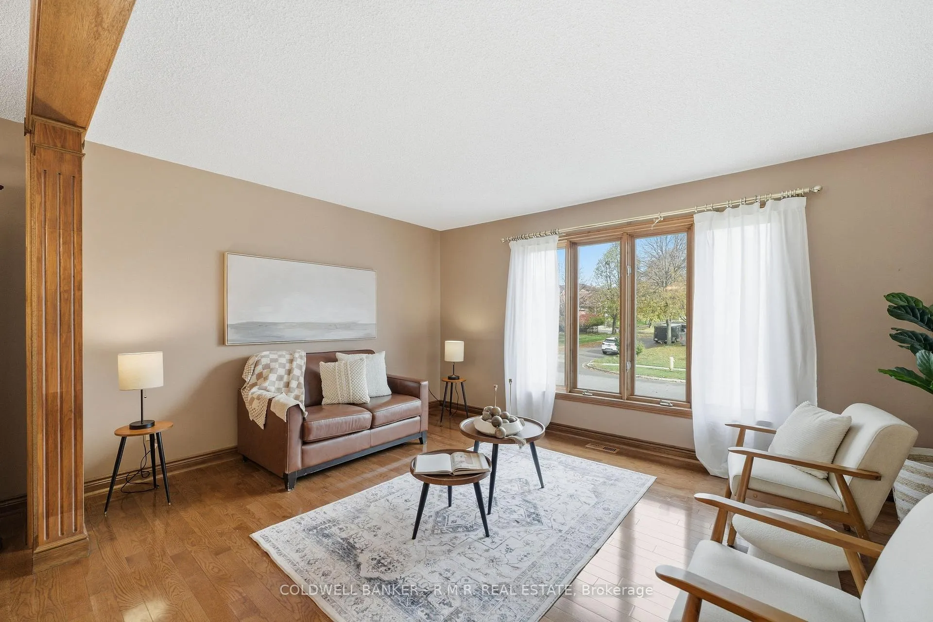 Photo 3 of 118 Waverly Street N, Oshawa, McLaughlin — HOMEH