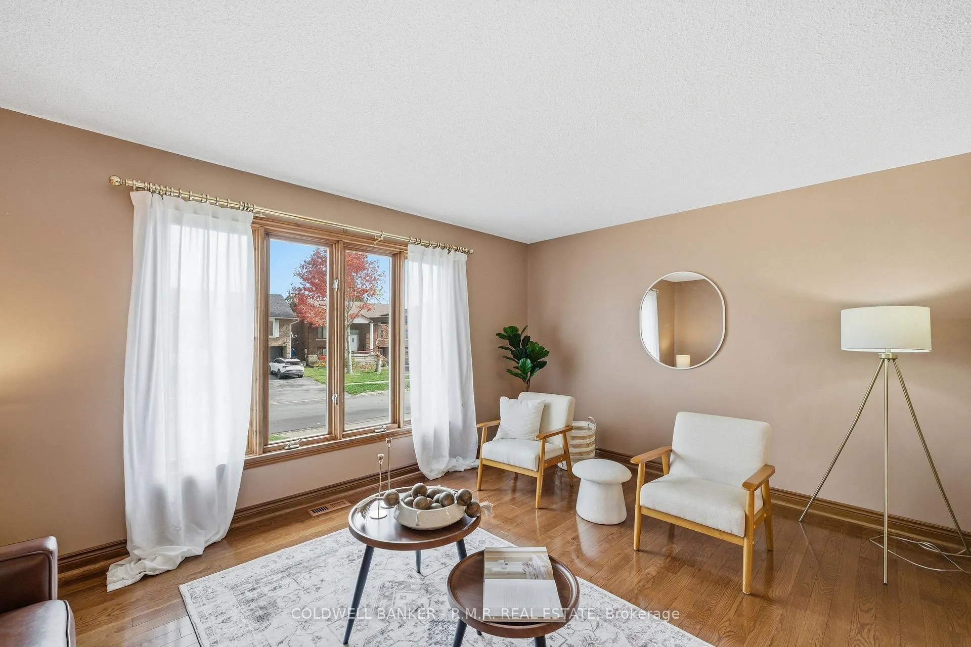 Photo 6 of 118 Waverly Street N, Oshawa, McLaughlin — HOMEH
