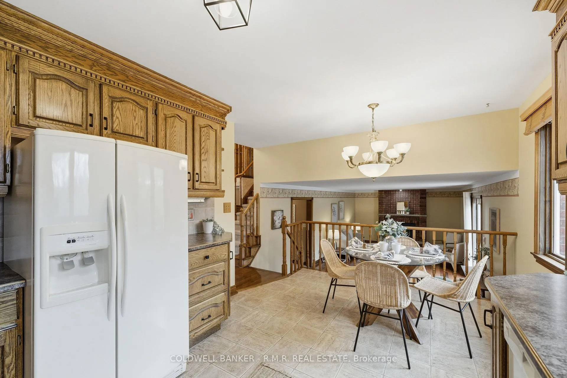 Photo 12 of 118 Waverly Street N, Oshawa, McLaughlin — HOMEH