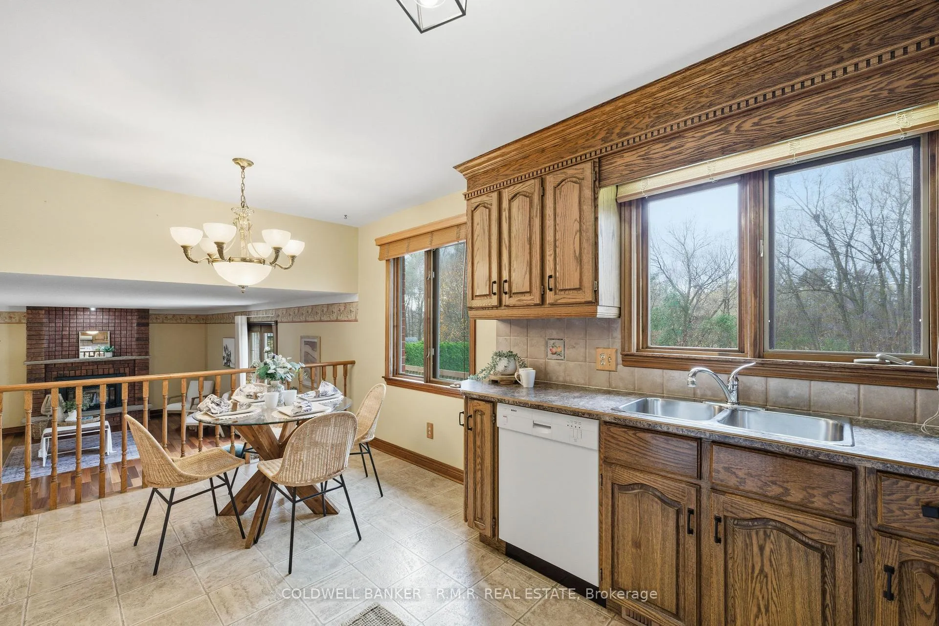 Photo 13 of 118 Waverly Street N, Oshawa, McLaughlin — HOMEH