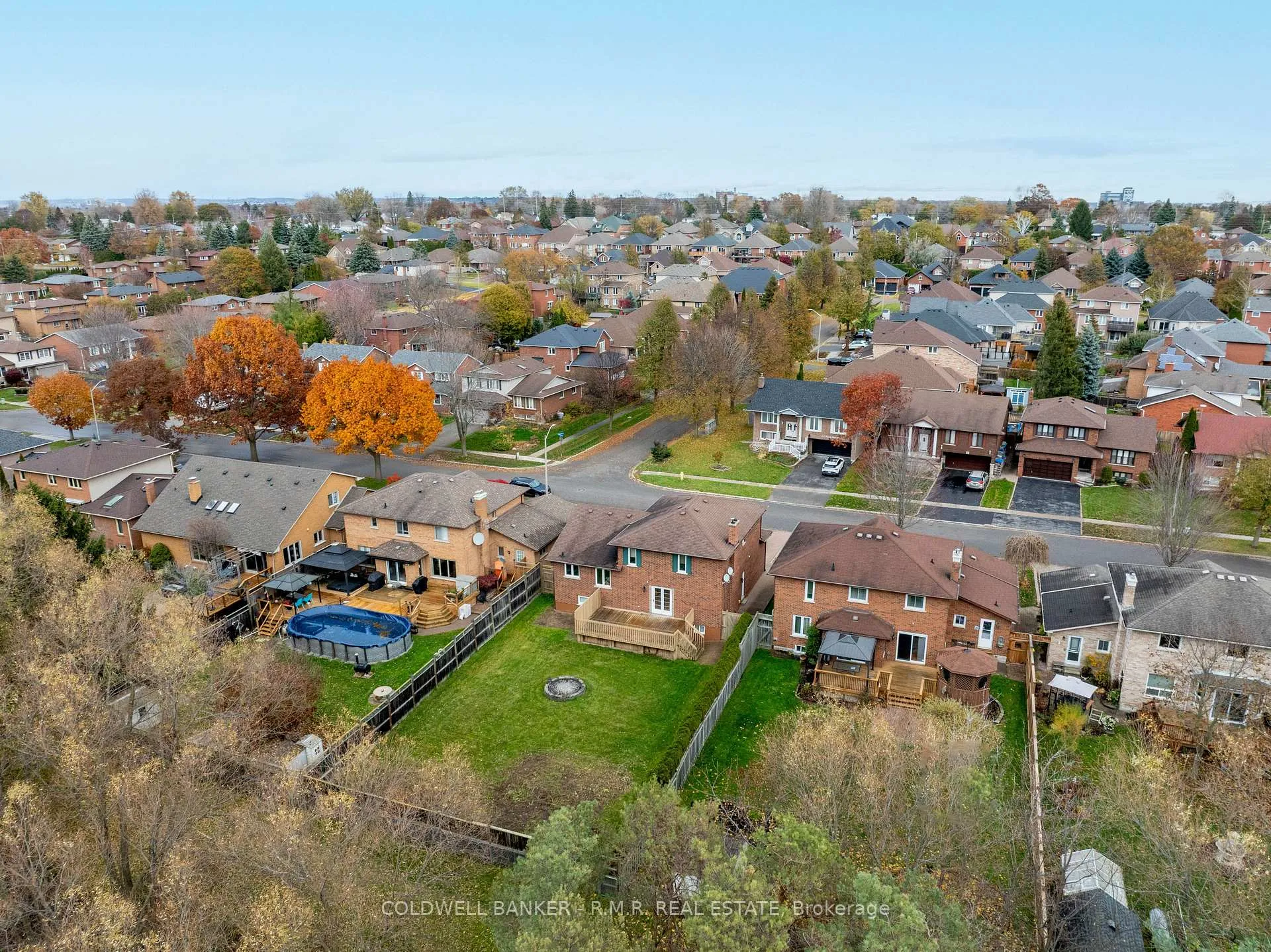 Photo 34 of 118 Waverly Street N, Oshawa, McLaughlin — HOMEH