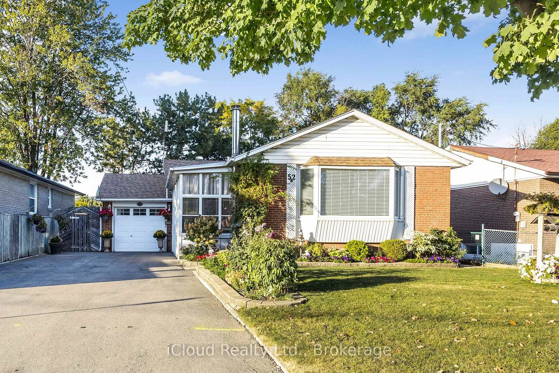 Photo 2 of 52 Kimbark Drive, Brampton, Northwood Park — HOMEH