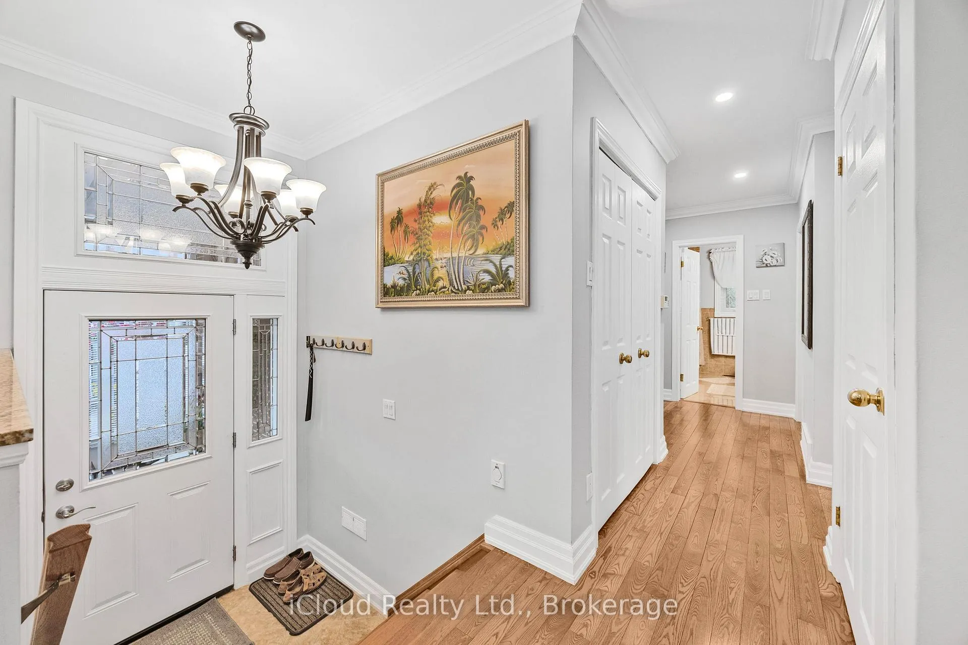 Photo 3 of 52 Kimbark Drive, Brampton, Northwood Park — HOMEH