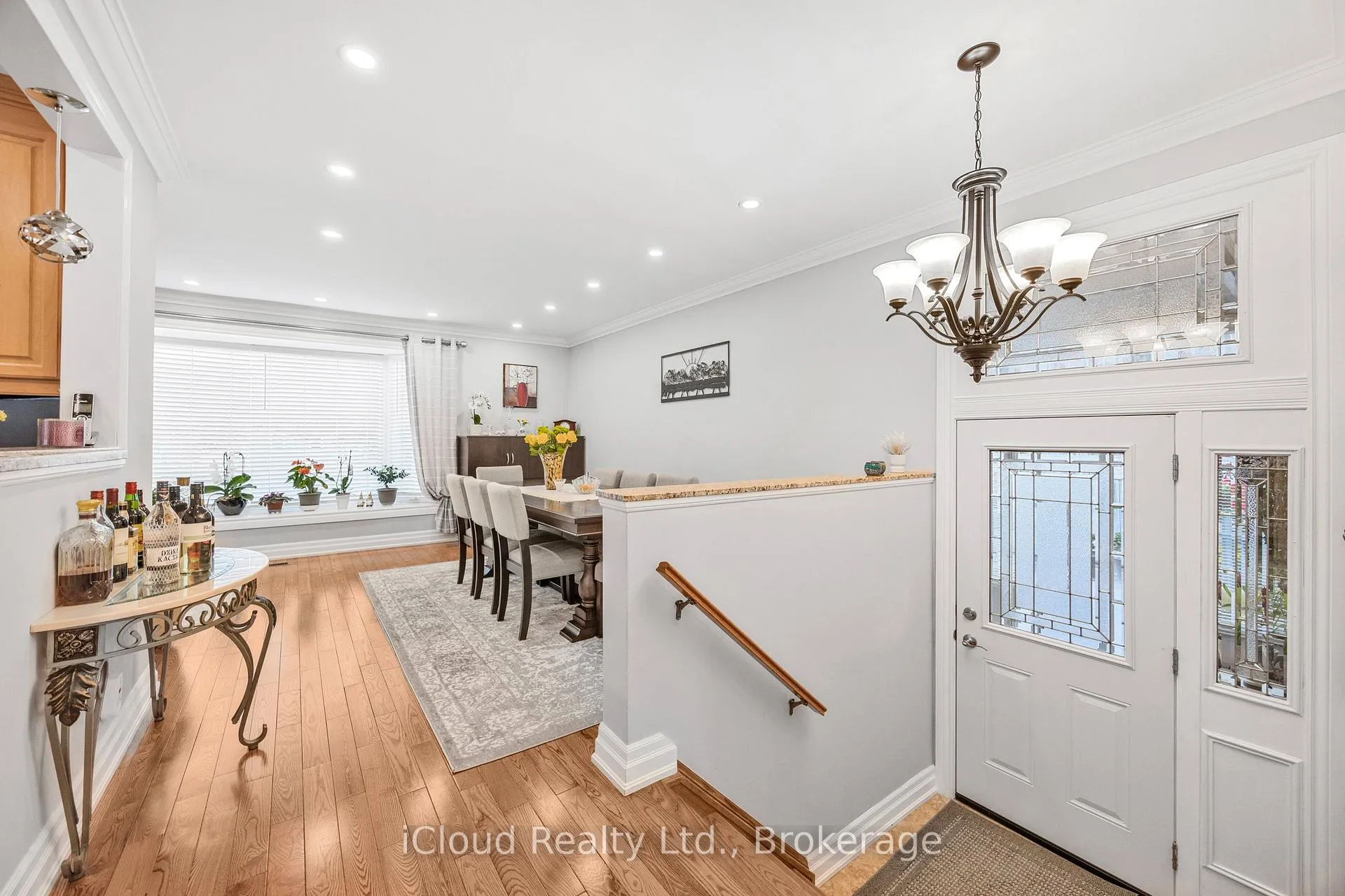 Photo 4 of 52 Kimbark Drive, Brampton, Northwood Park — HOMEH