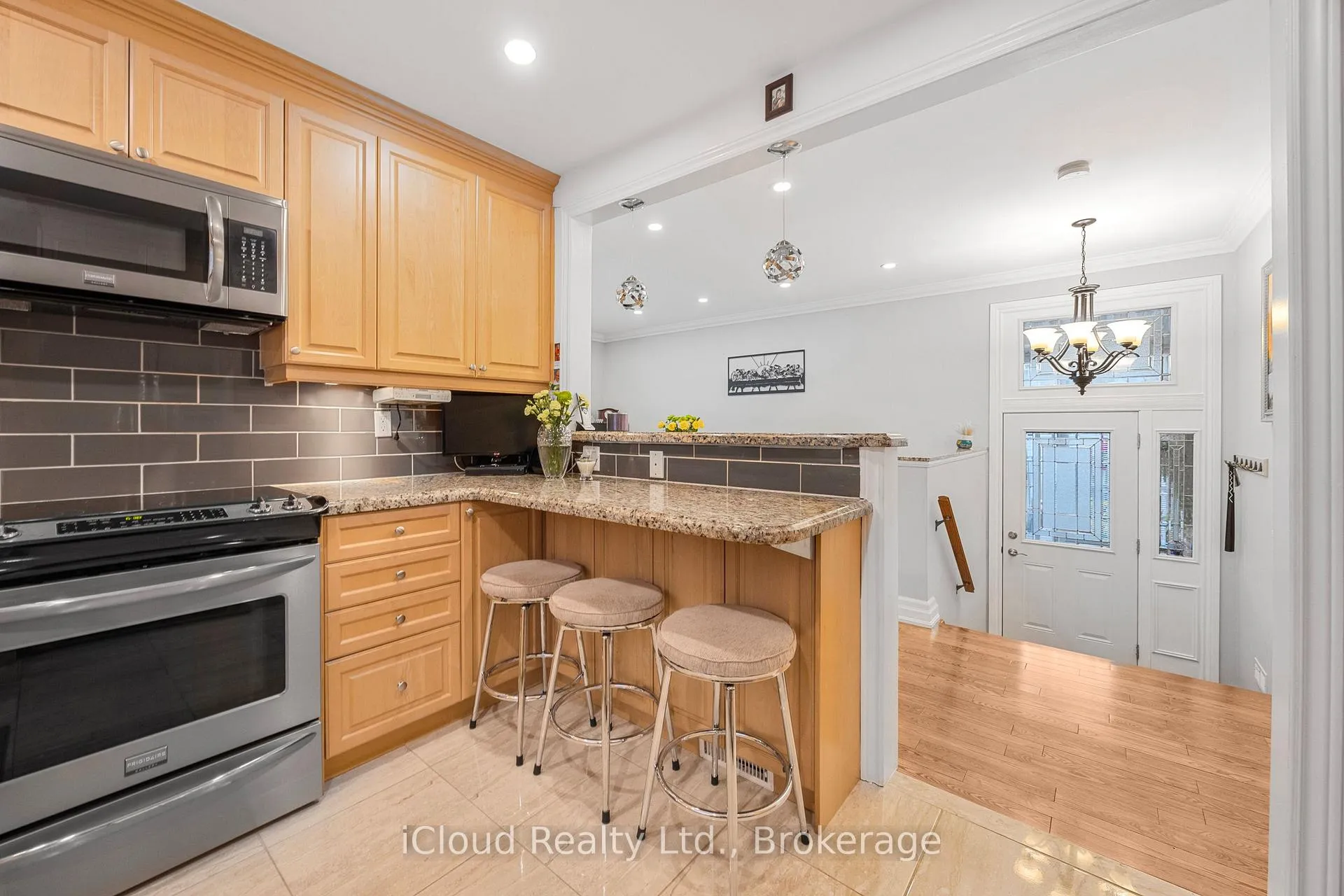 Photo 11 of 52 Kimbark Drive, Brampton, Northwood Park — HOMEH