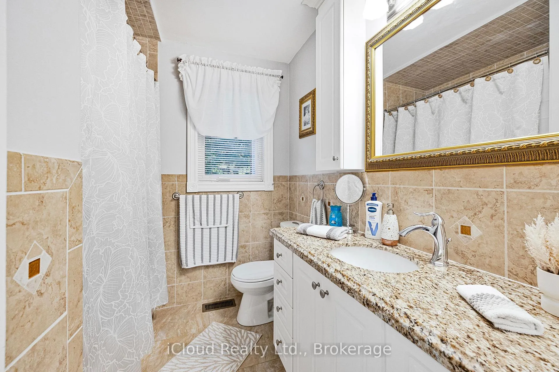 Photo 15 of 52 Kimbark Drive, Brampton, Northwood Park — HOMEH
