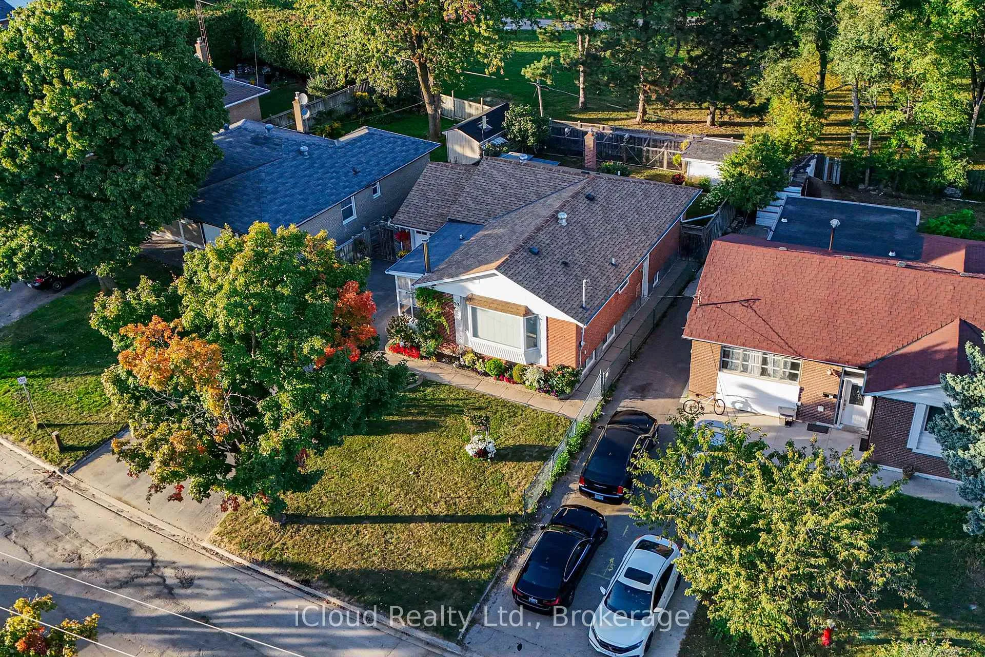 Photo 35 of 52 Kimbark Drive, Brampton, Northwood Park — HOMEH