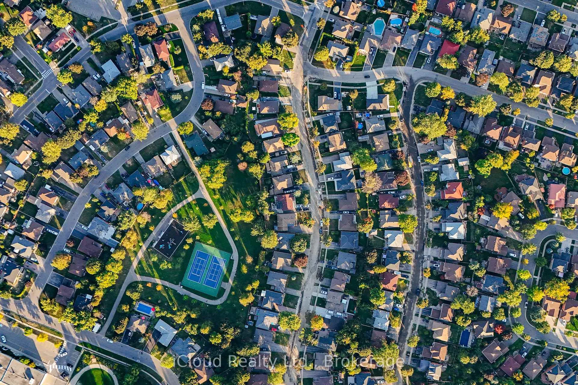 Photo 45 of 52 Kimbark Drive, Brampton, Northwood Park — HOMEH