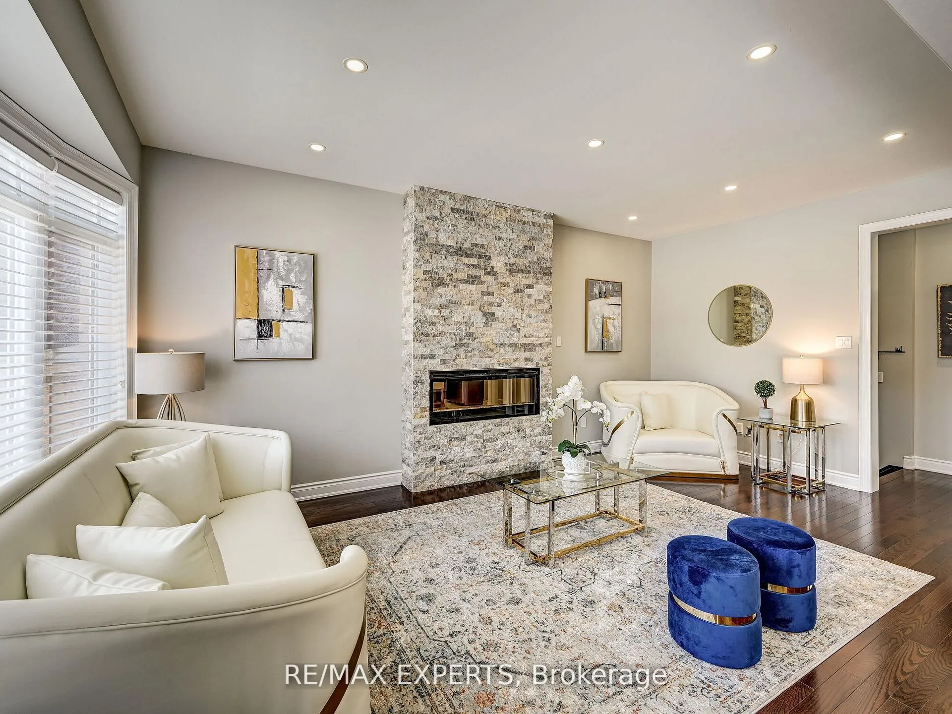Photo 6 of 25 Killington Avenue, Vaughan, Kleinburg — HOMEH