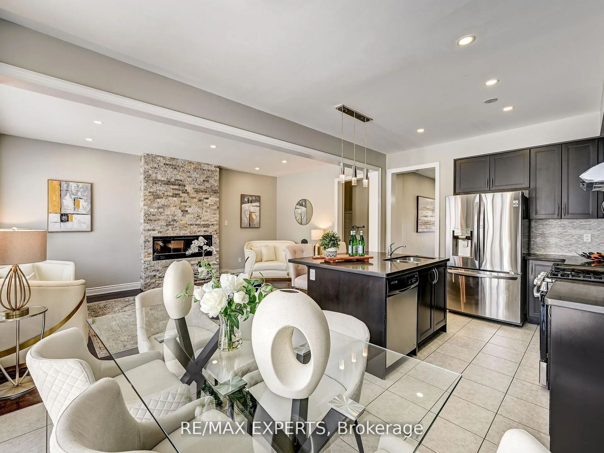 Photo 10 of 25 Killington Avenue, Vaughan, Kleinburg — HOMEH