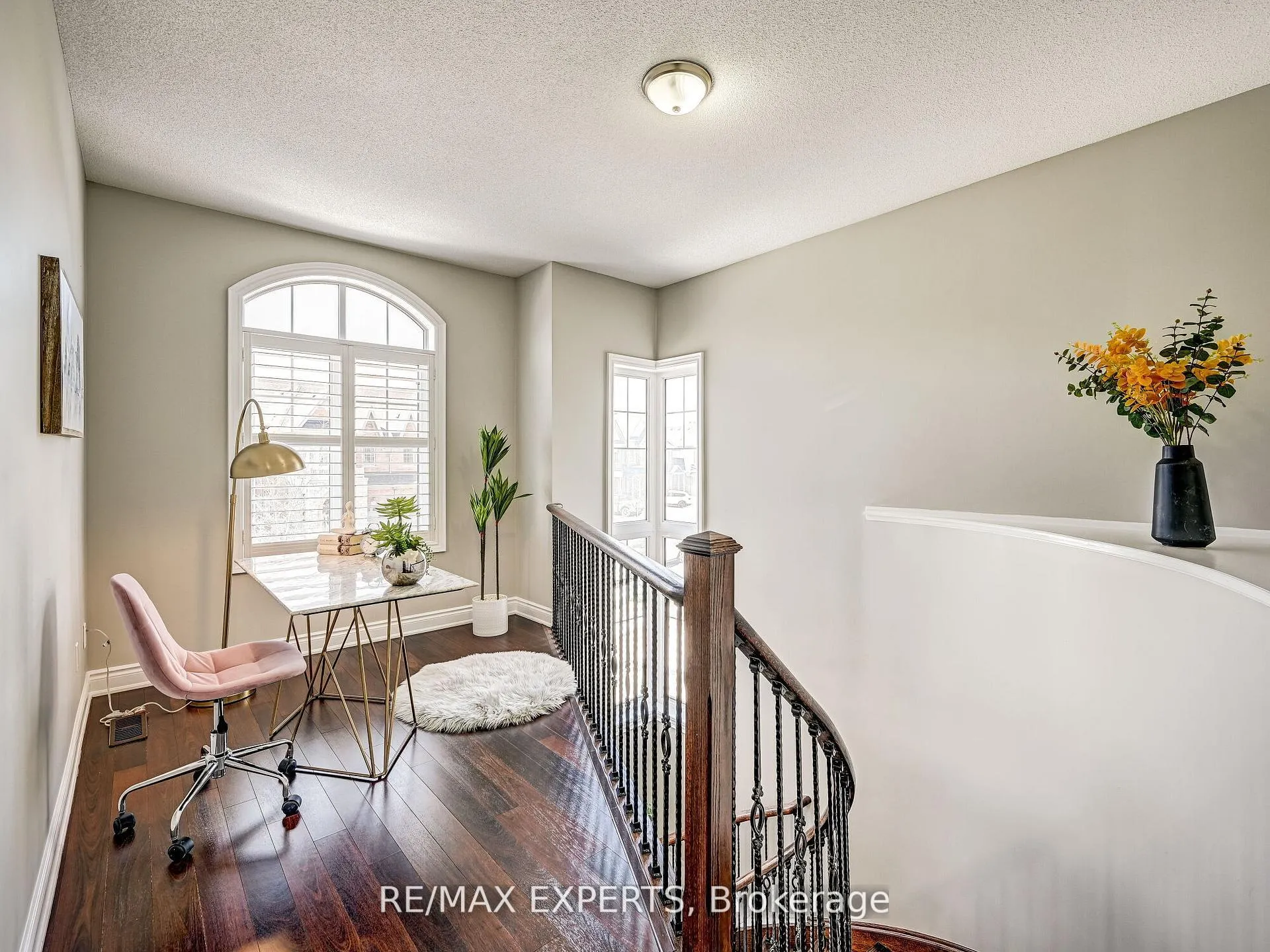 Photo 13 of 25 Killington Avenue, Vaughan, Kleinburg — HOMEH