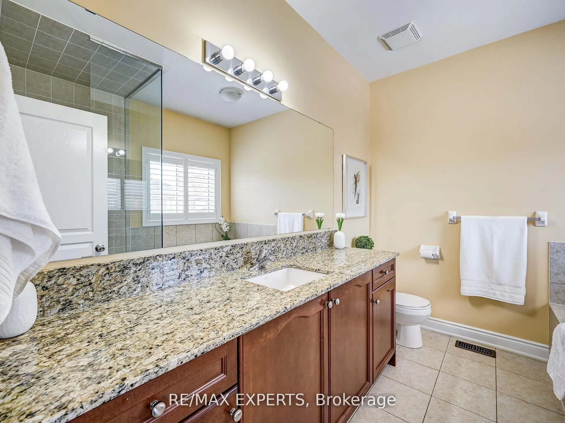 Photo 17 of 25 Killington Avenue, Vaughan, Kleinburg — HOMEH