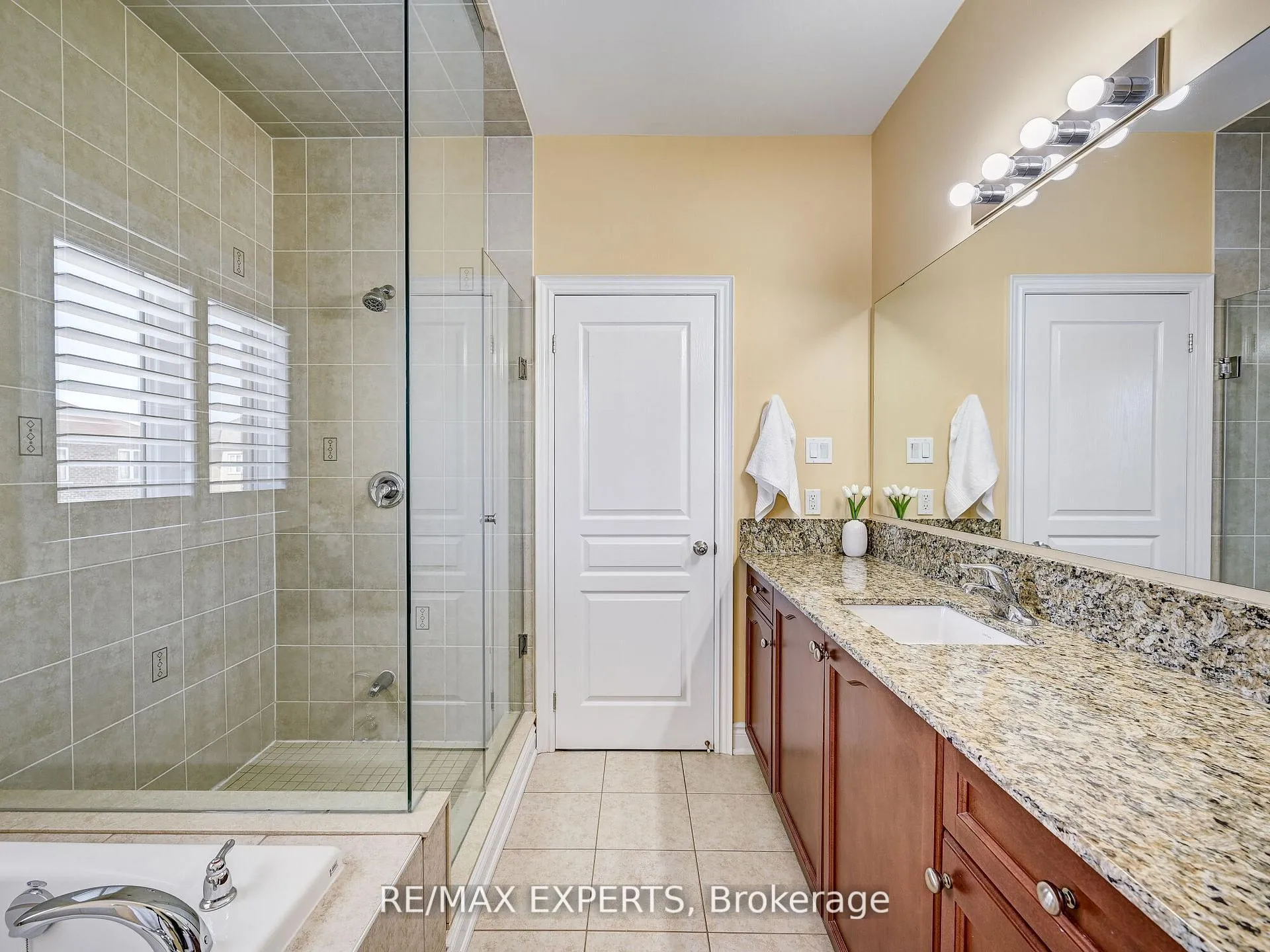 Photo 18 of 25 Killington Avenue, Vaughan, Kleinburg — HOMEH