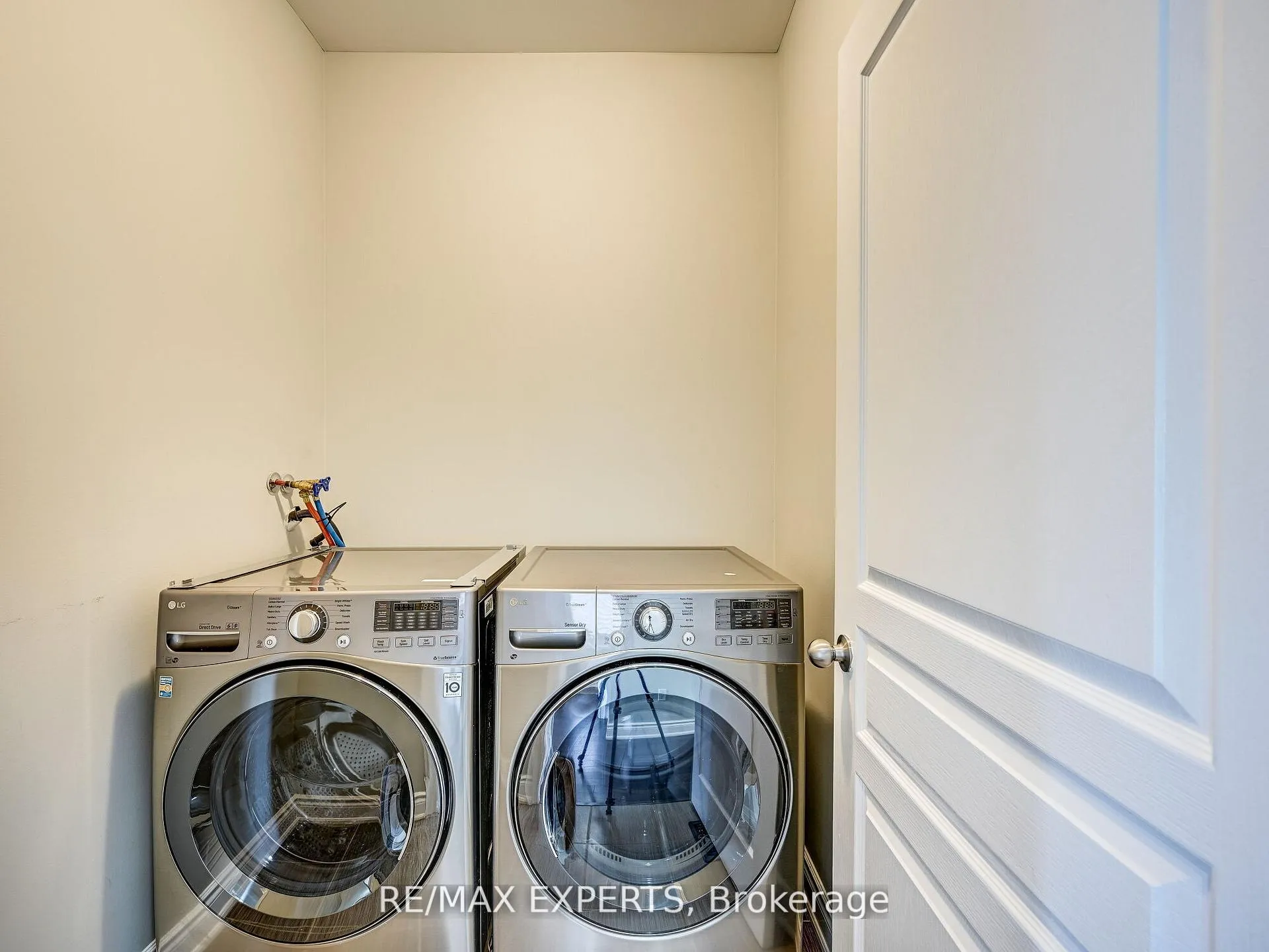 Photo 24 of 25 Killington Avenue, Vaughan, Kleinburg — HOMEH