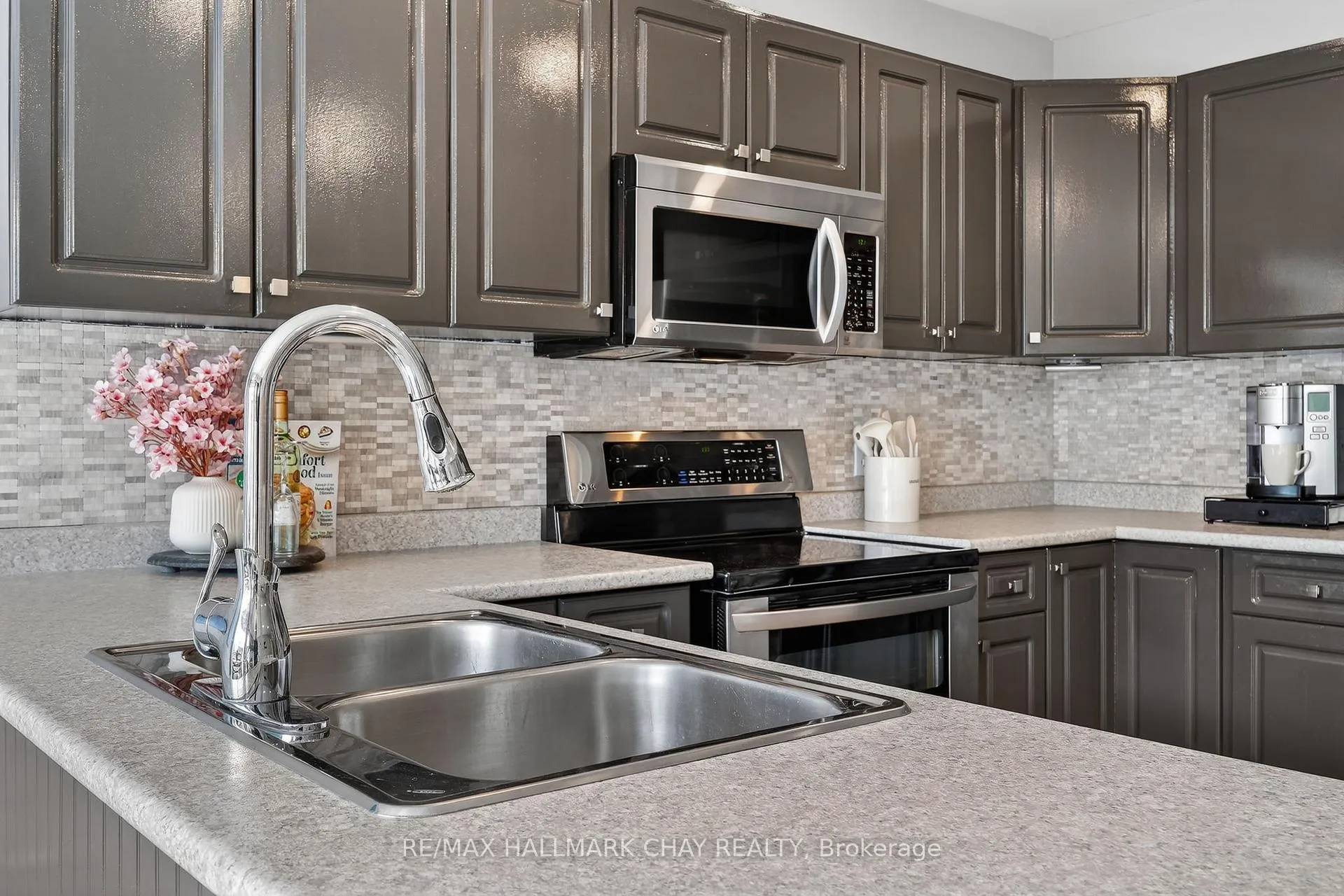 Photo 8 of 160 McBride Drive, St. Catharines, Rykert/Vansickle — HOMEH